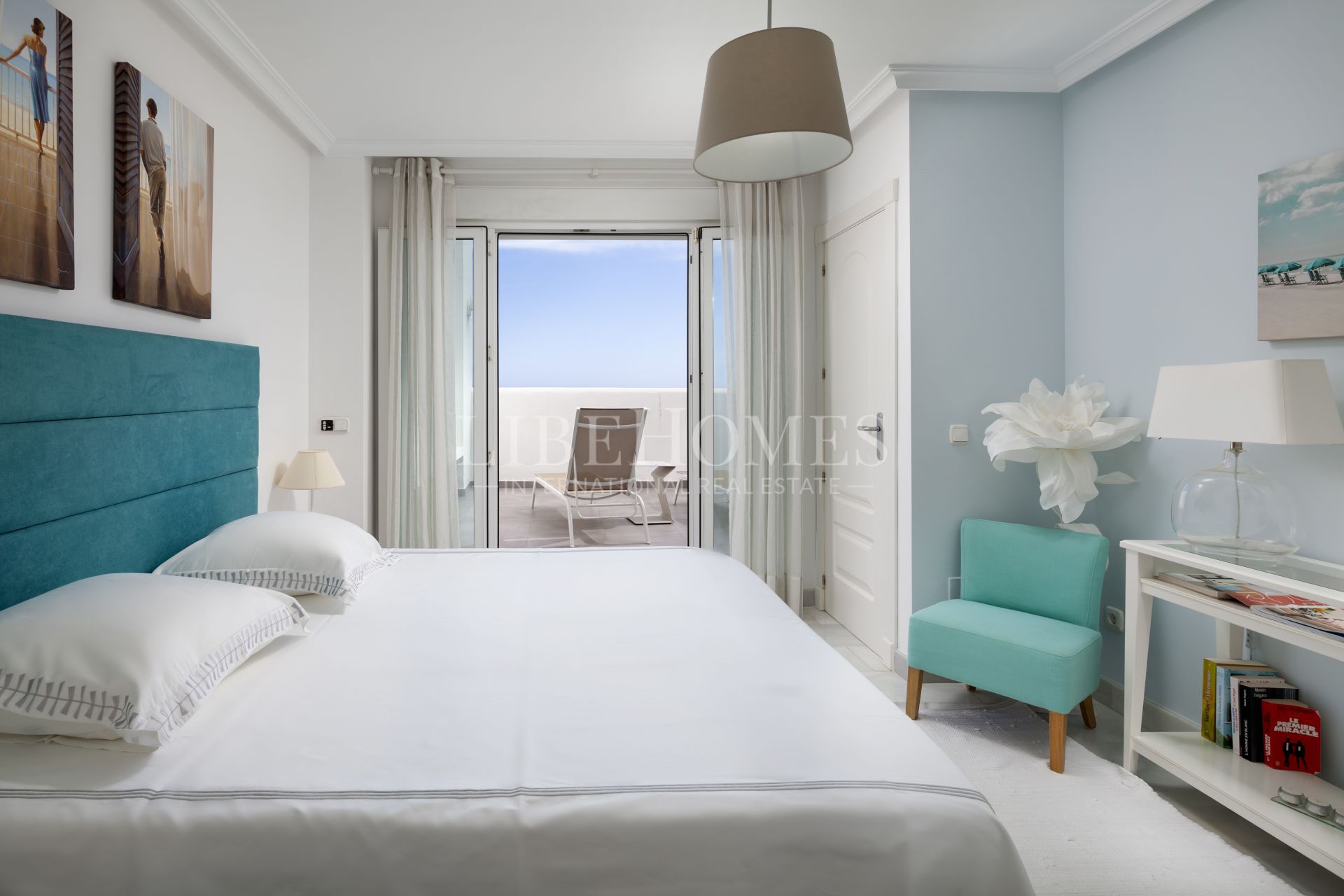 Beachfront townhouse in El Saladillo beach, New Golden Mile, Estepona