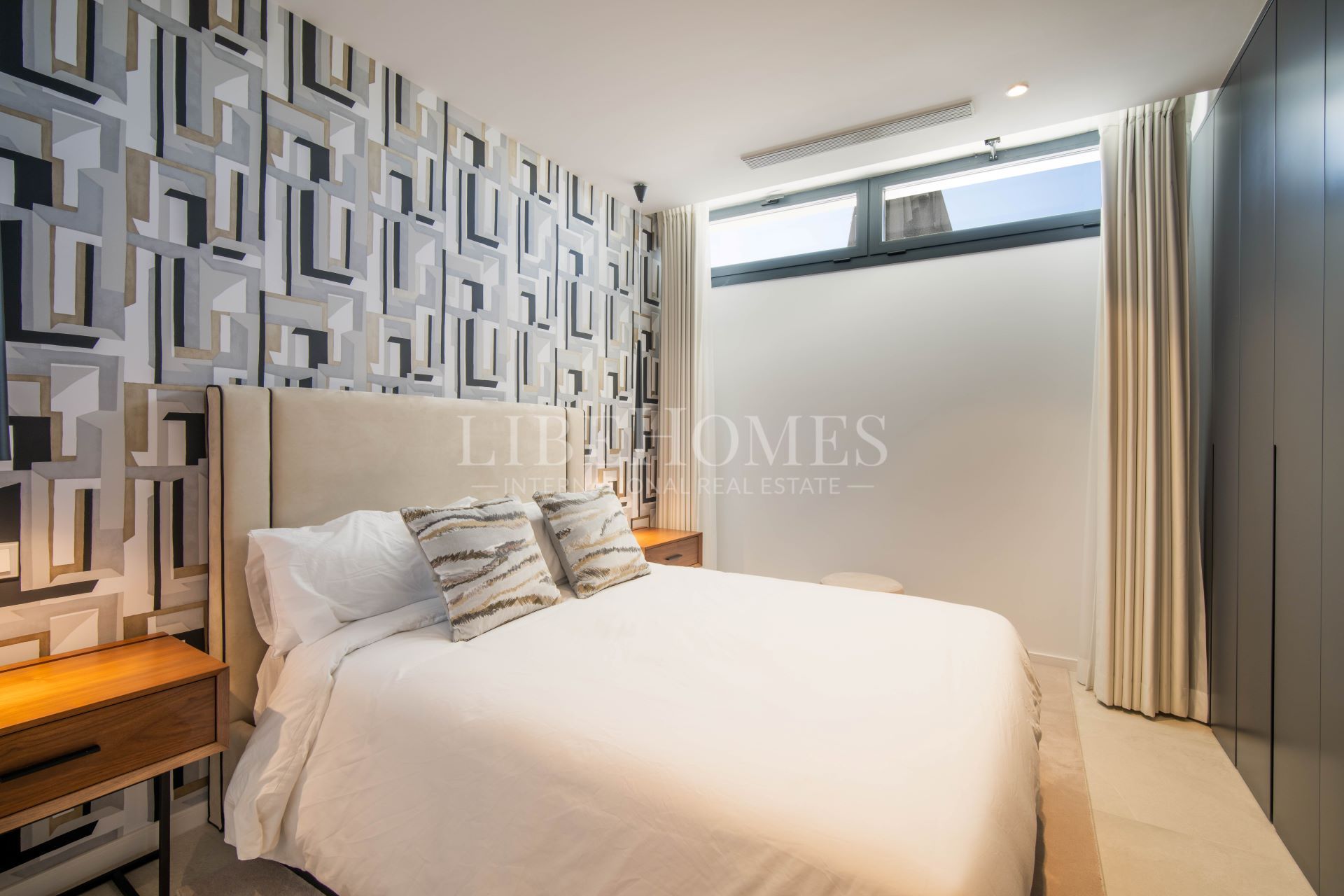 Modern new villa with panoramic sea views in Nueva Andalucía, Marbella