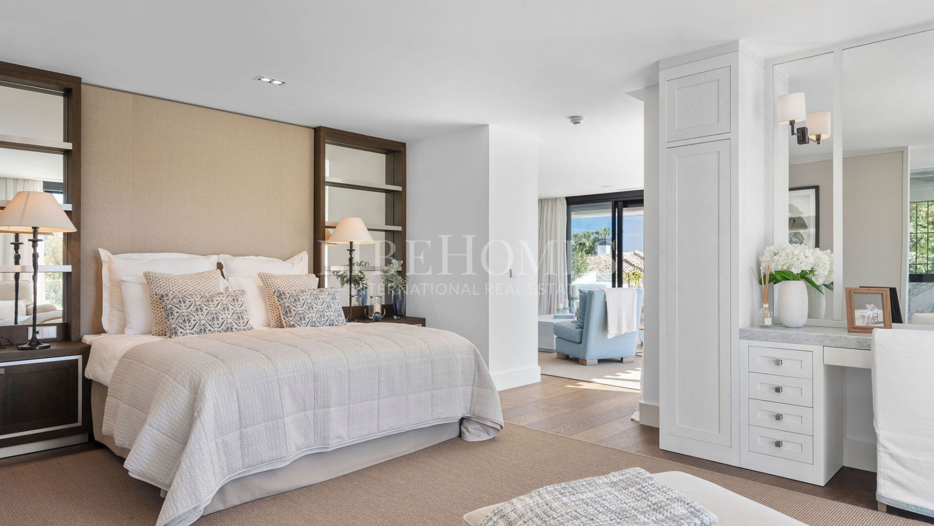 Luxury villa, frontline of Los Naranjos Golf, Nueva Andalucía, Marbella