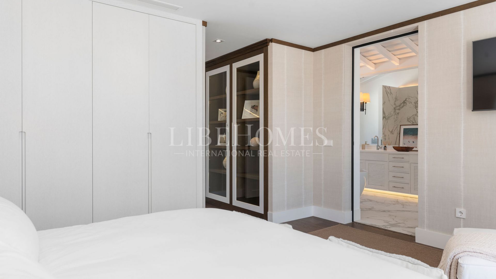 Luxury villa, frontline of Los Naranjos Golf, Nueva Andalucía, Marbella