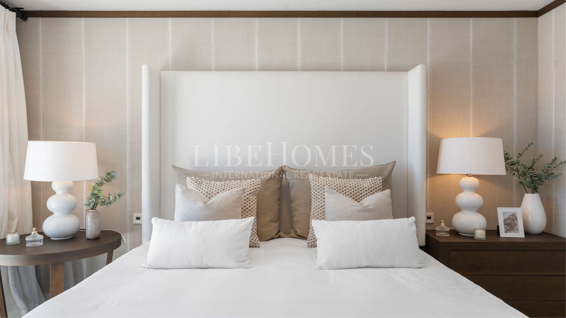 Luxury villa, frontline of Los Naranjos Golf, Nueva Andalucía, Marbella