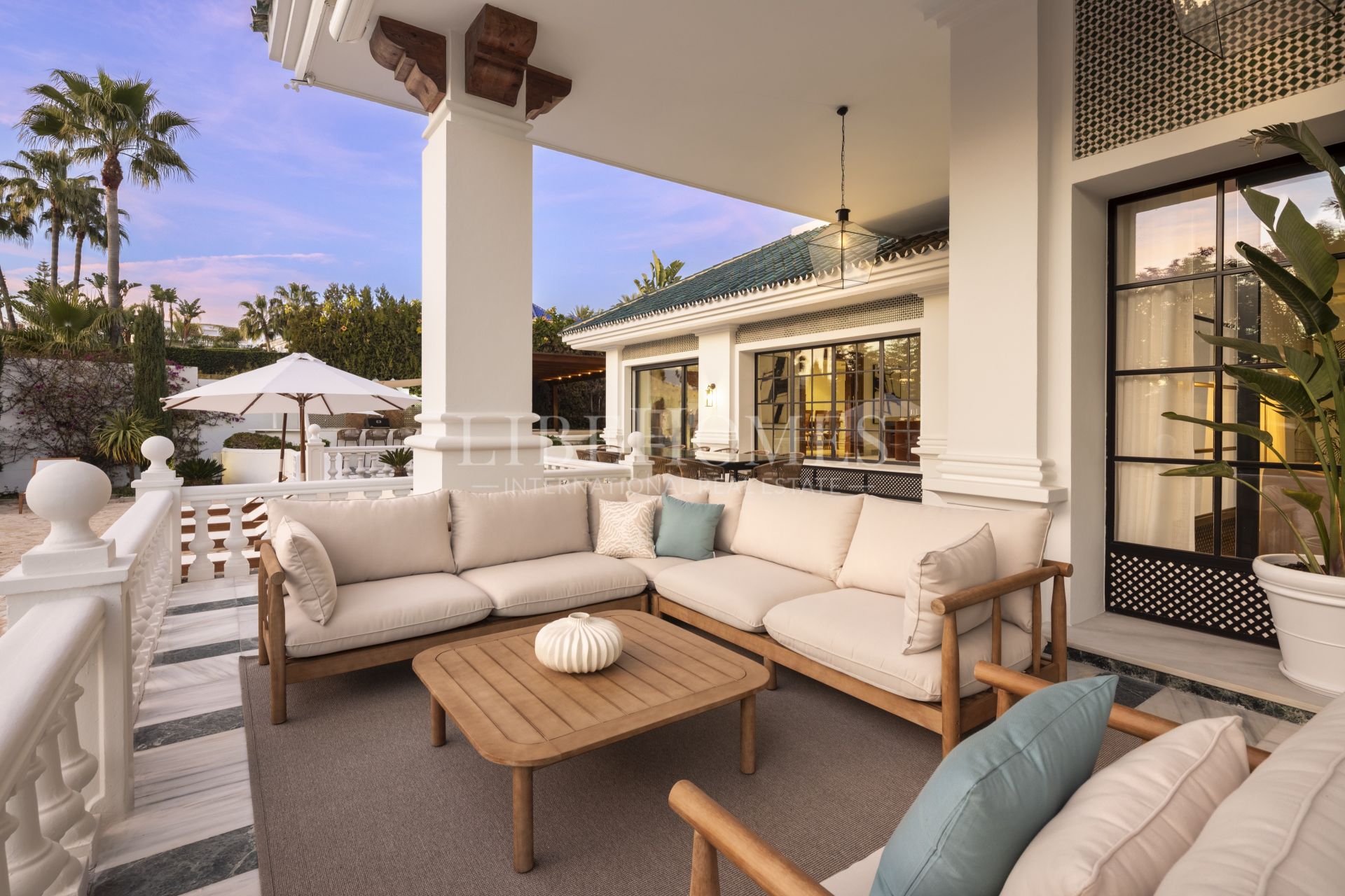 Villa somptueuse unique à Aloha Golf Nueva Andalucía, Marbella