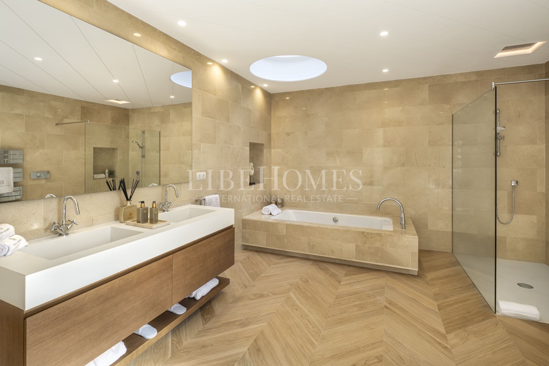 Villa somptueuse unique à Aloha Golf Nueva Andalucía, Marbella