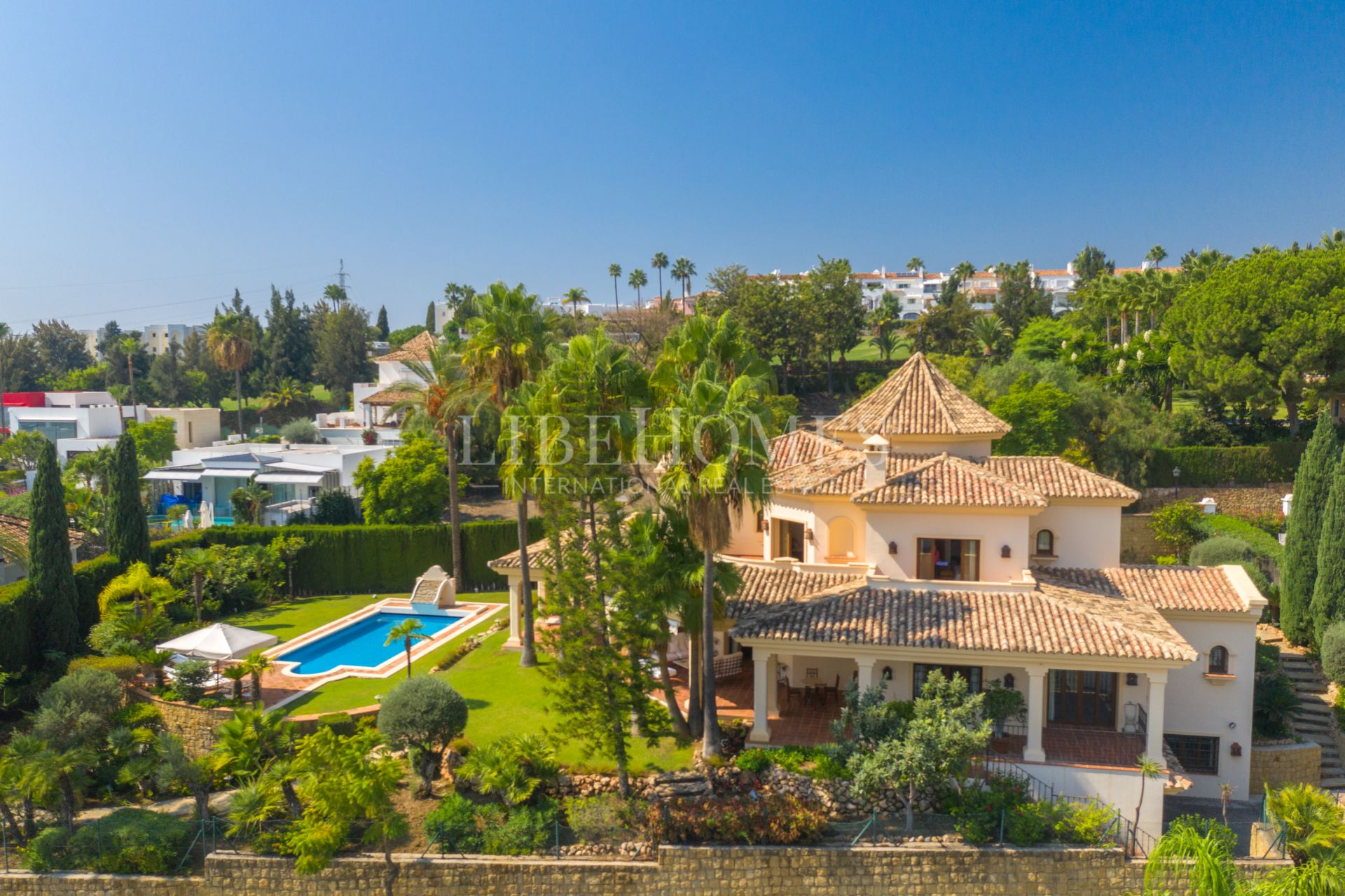 Preciosa villa de estilo tradicional andaluz en La Quinta, Benahavis