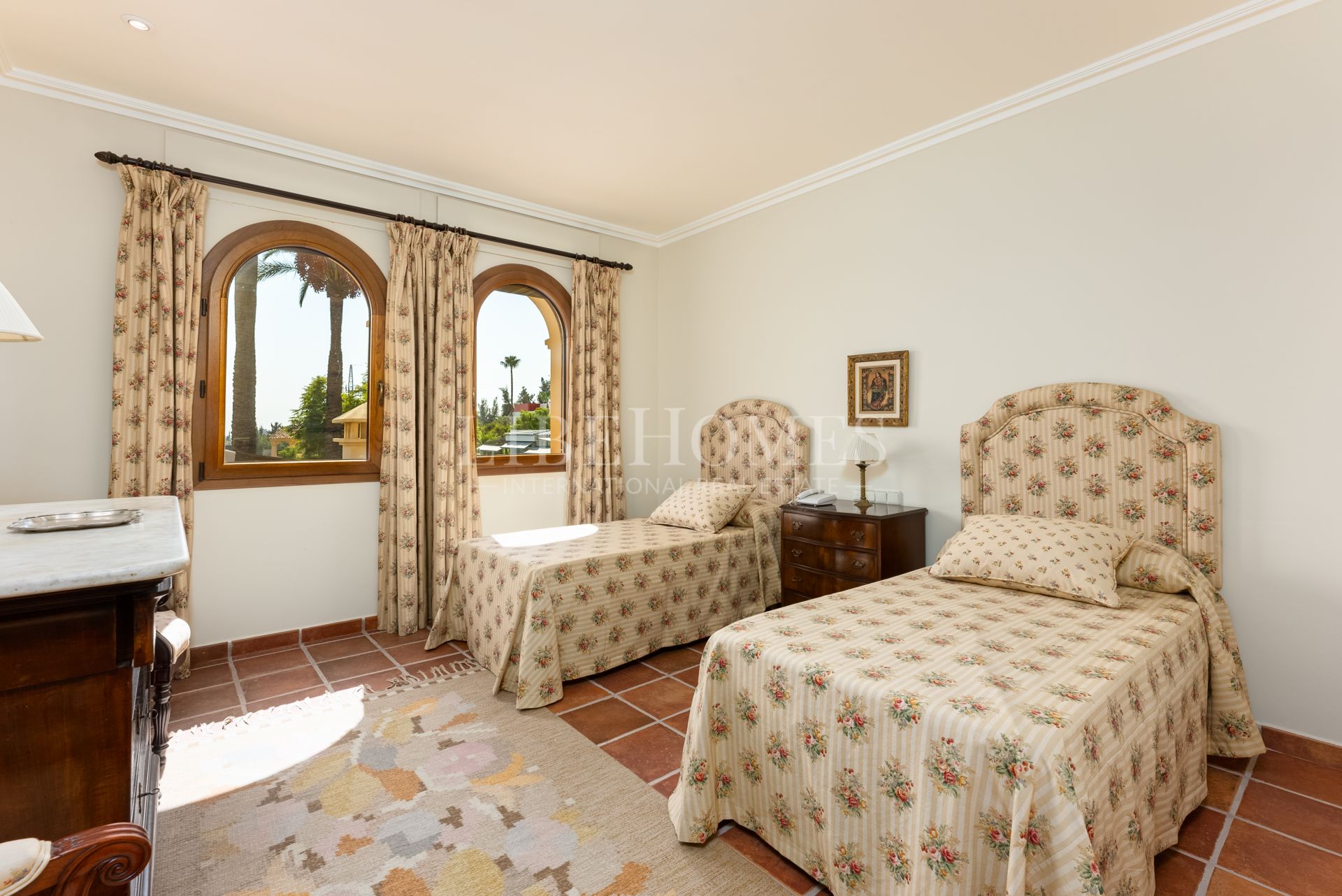 Preciosa villa de estilo tradicional andaluz en La Quinta, Benahavis