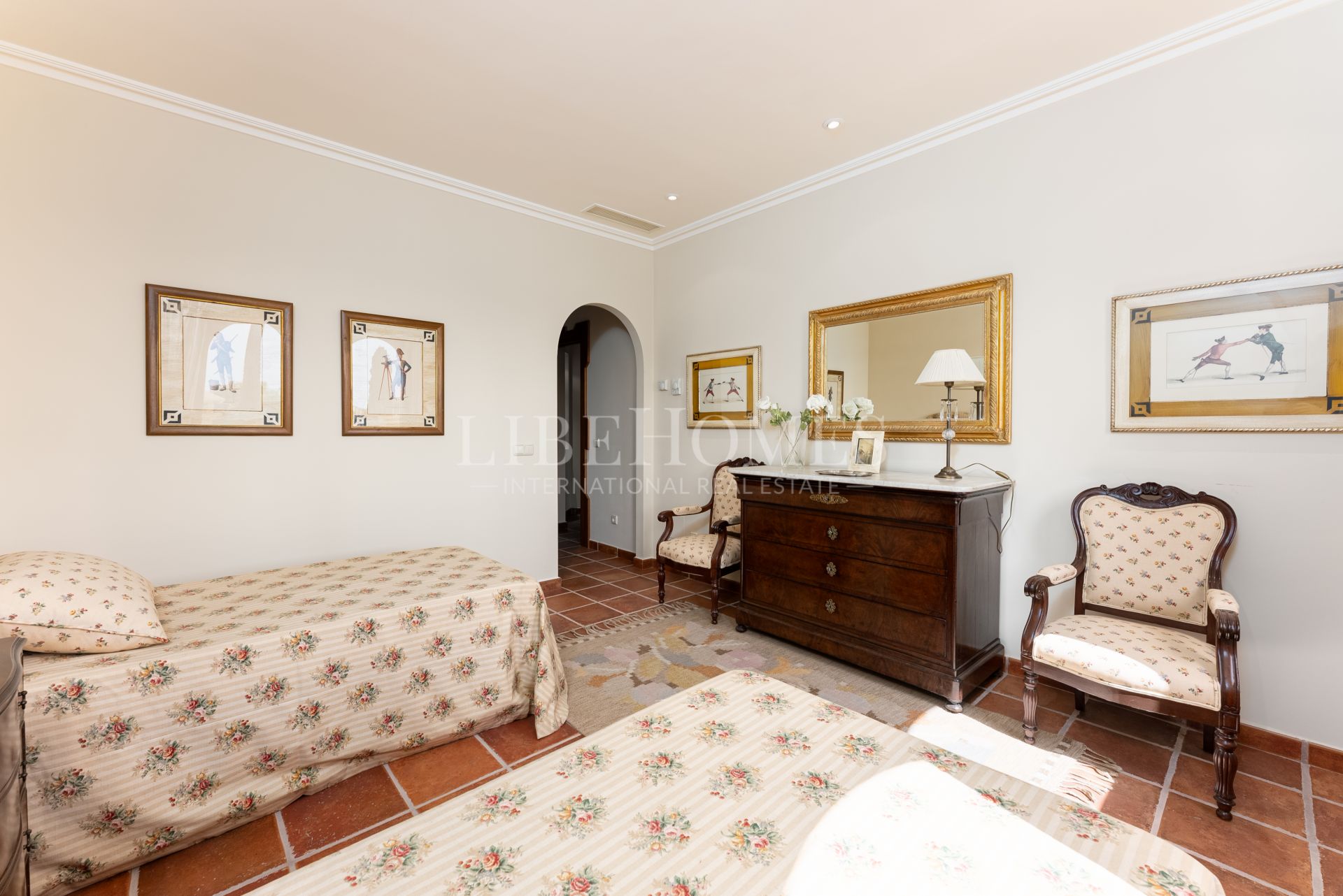 Preciosa villa de estilo tradicional andaluz en La Quinta, Benahavis