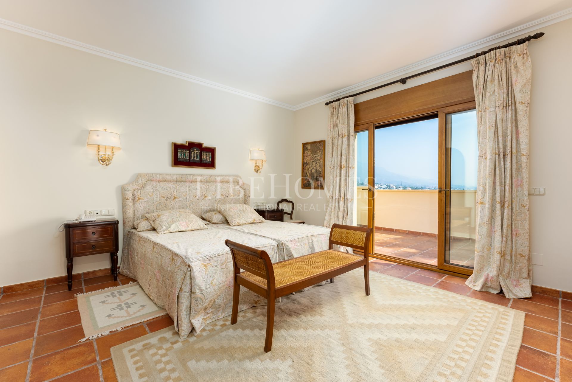 Preciosa villa de estilo tradicional andaluz en La Quinta, Benahavis