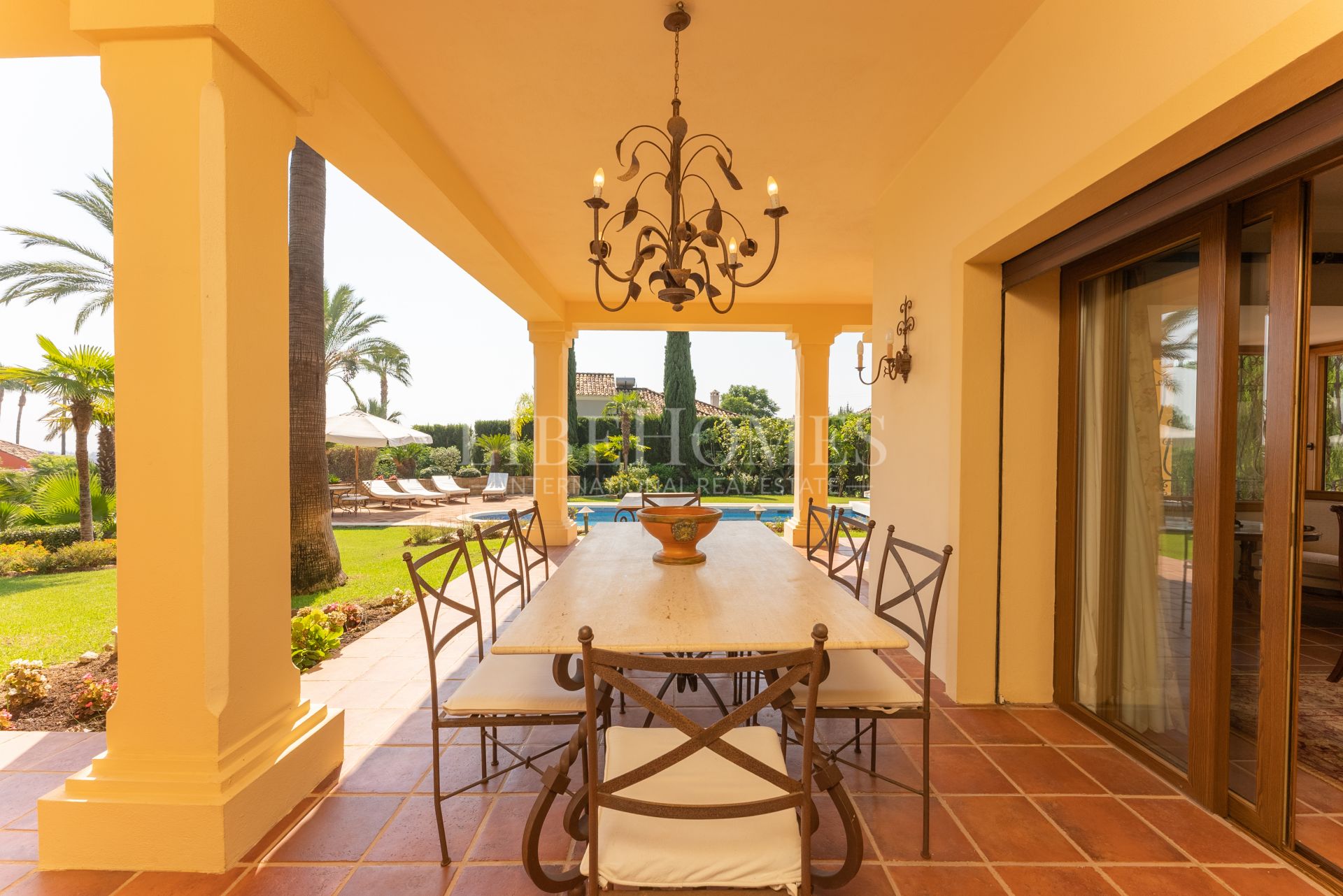 Preciosa villa de estilo tradicional andaluz en La Quinta, Benahavis