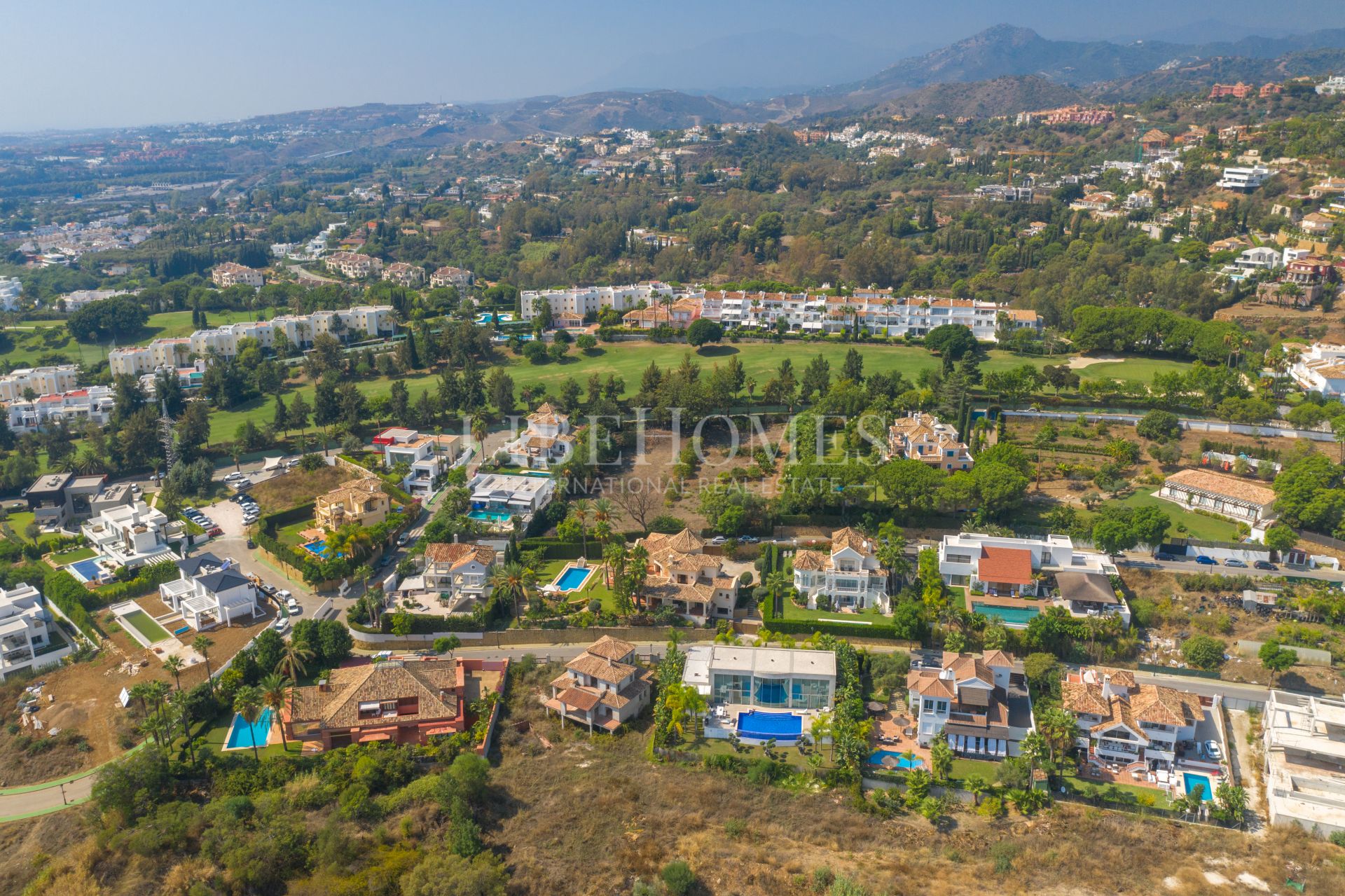 Preciosa villa de estilo tradicional andaluz en La Quinta, Benahavis