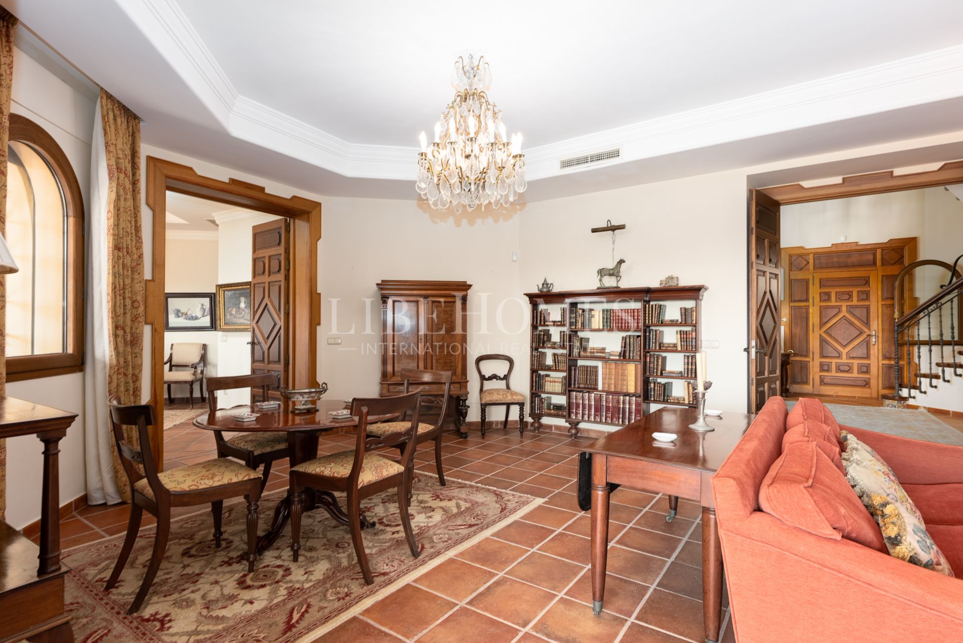 Preciosa villa de estilo tradicional andaluz en La Quinta, Benahavis