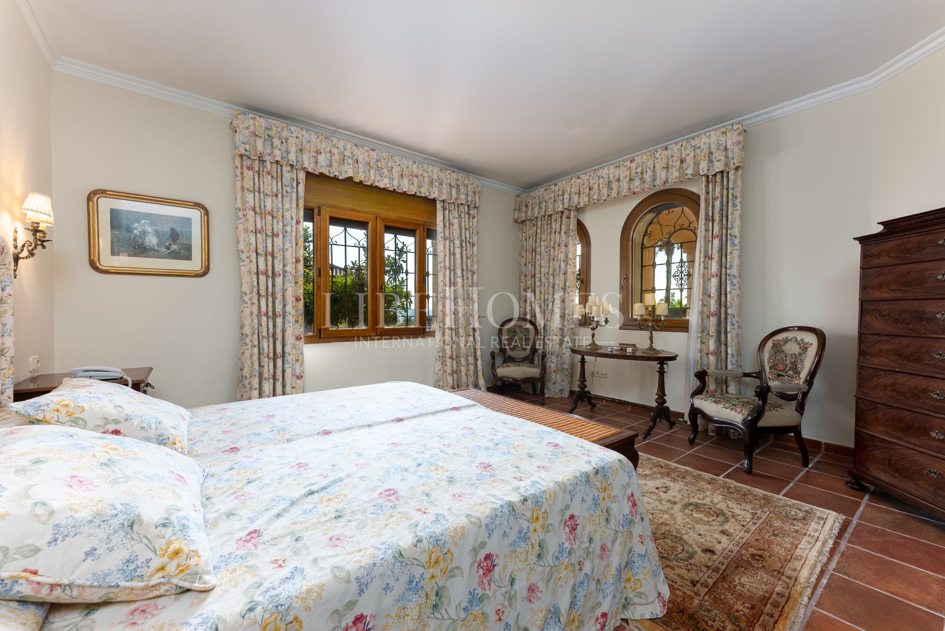 Preciosa villa de estilo tradicional andaluz en La Quinta, Benahavis