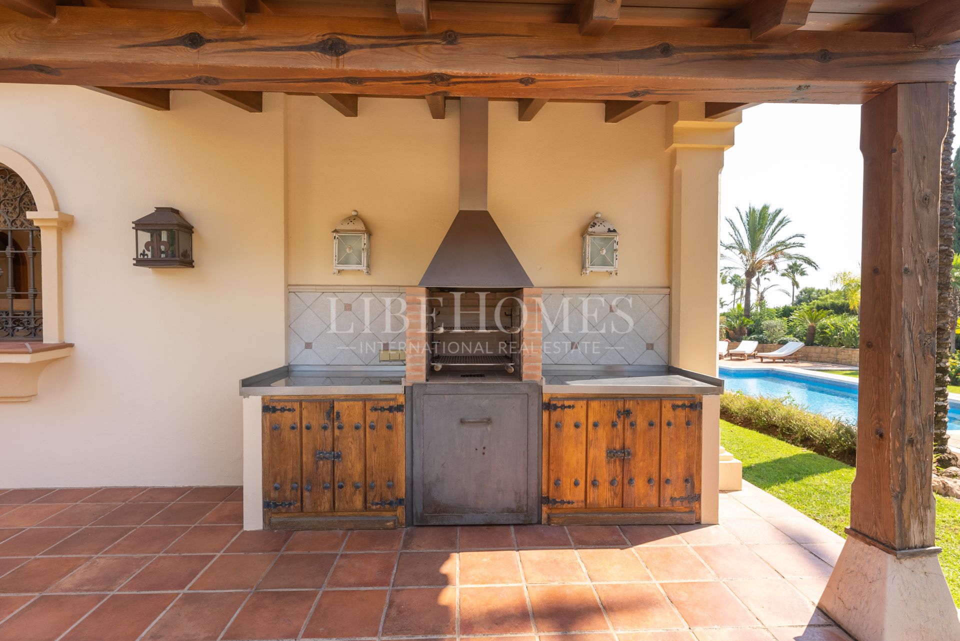 Preciosa villa de estilo tradicional andaluz en La Quinta, Benahavis