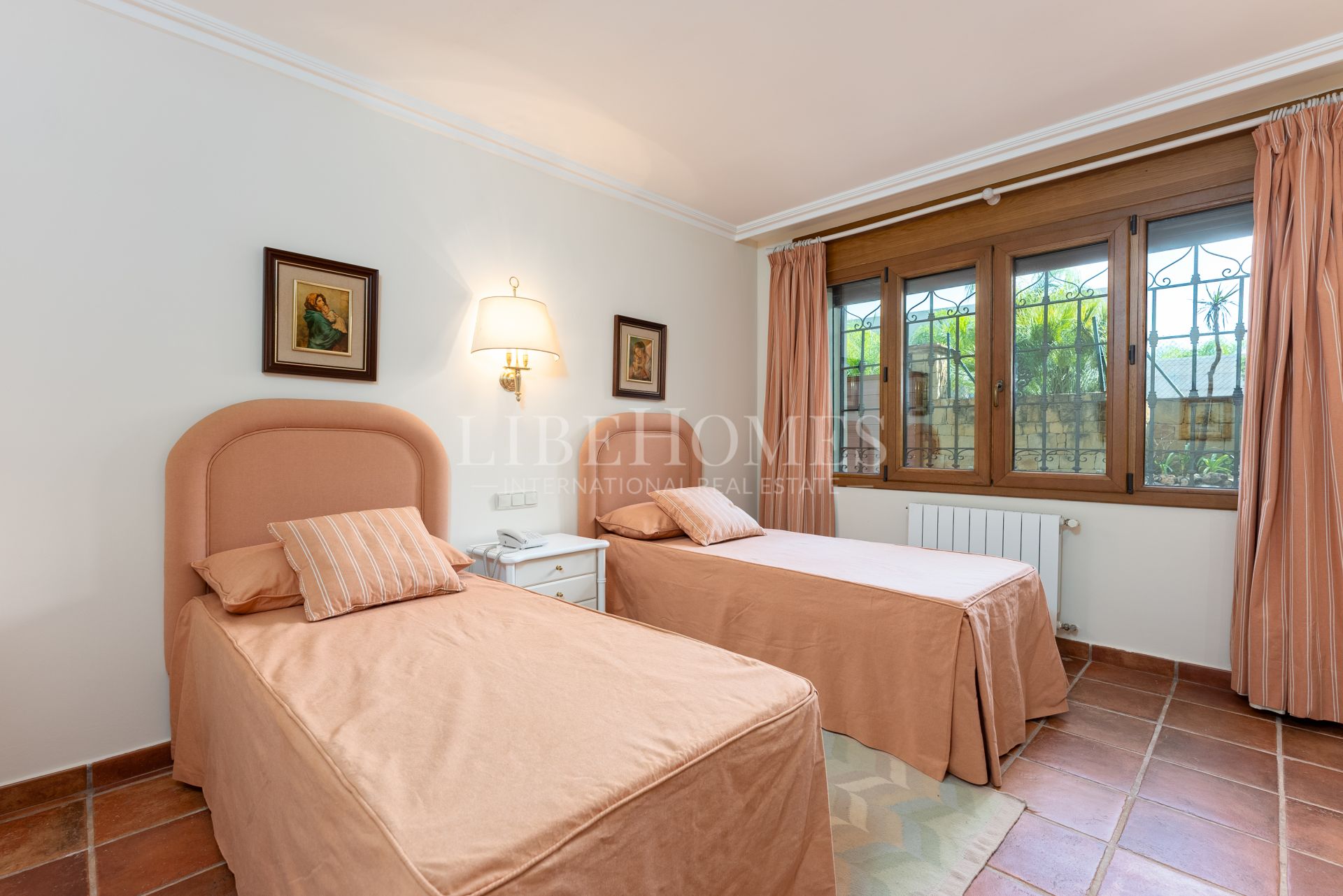 Preciosa villa de estilo tradicional andaluz en La Quinta, Benahavis