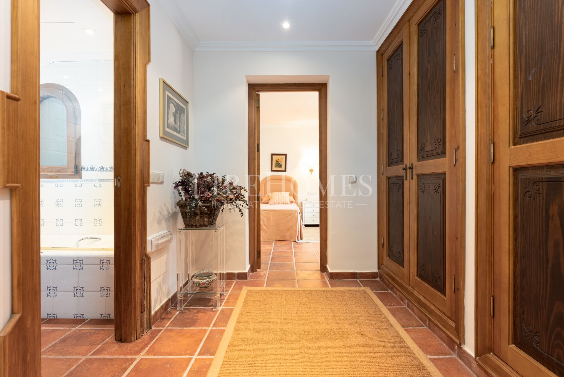 Preciosa villa de estilo tradicional andaluz en La Quinta, Benahavis