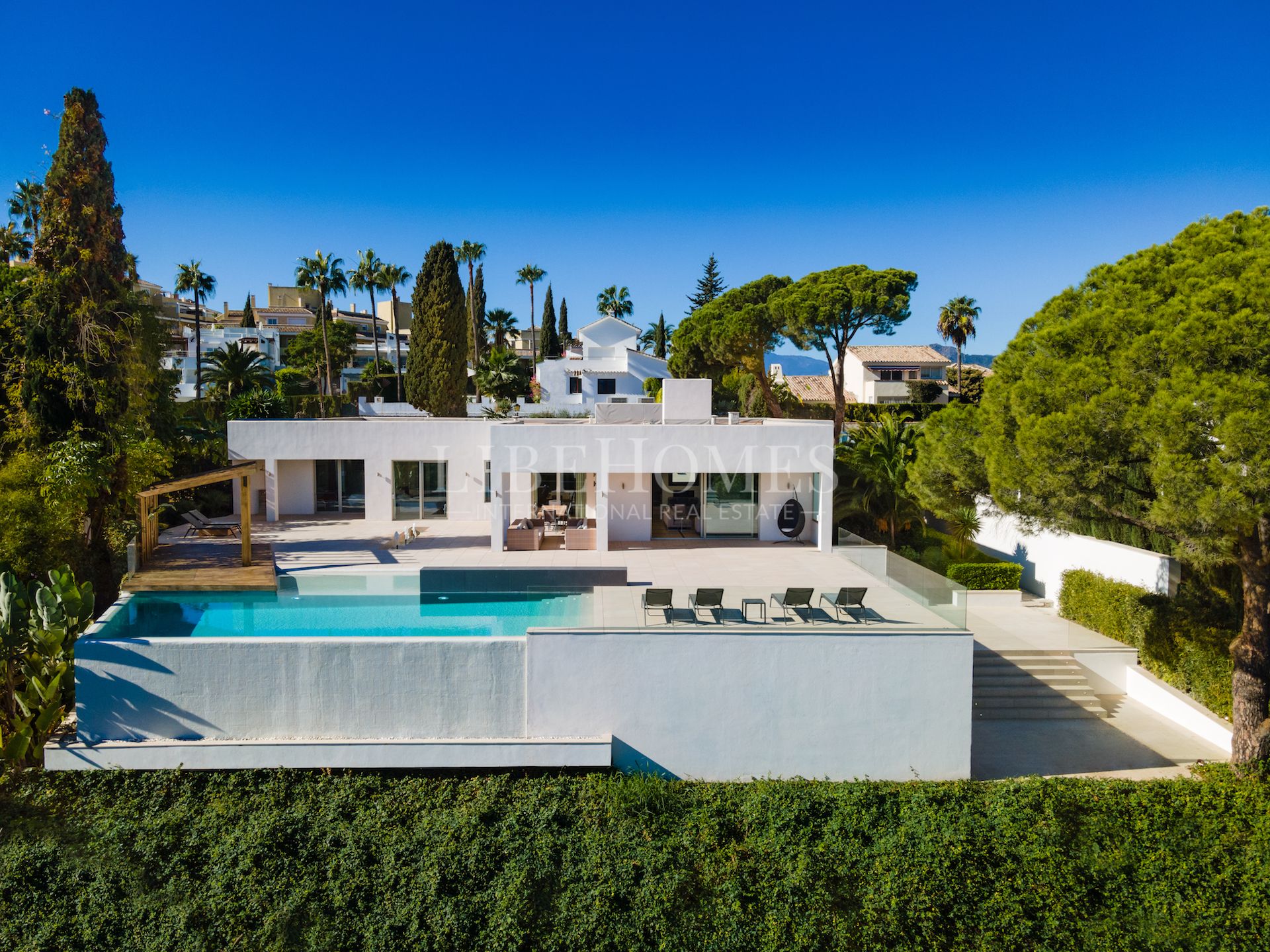 New frontline golf villa in Las Brisas, Nueva Andalucía, Marbella