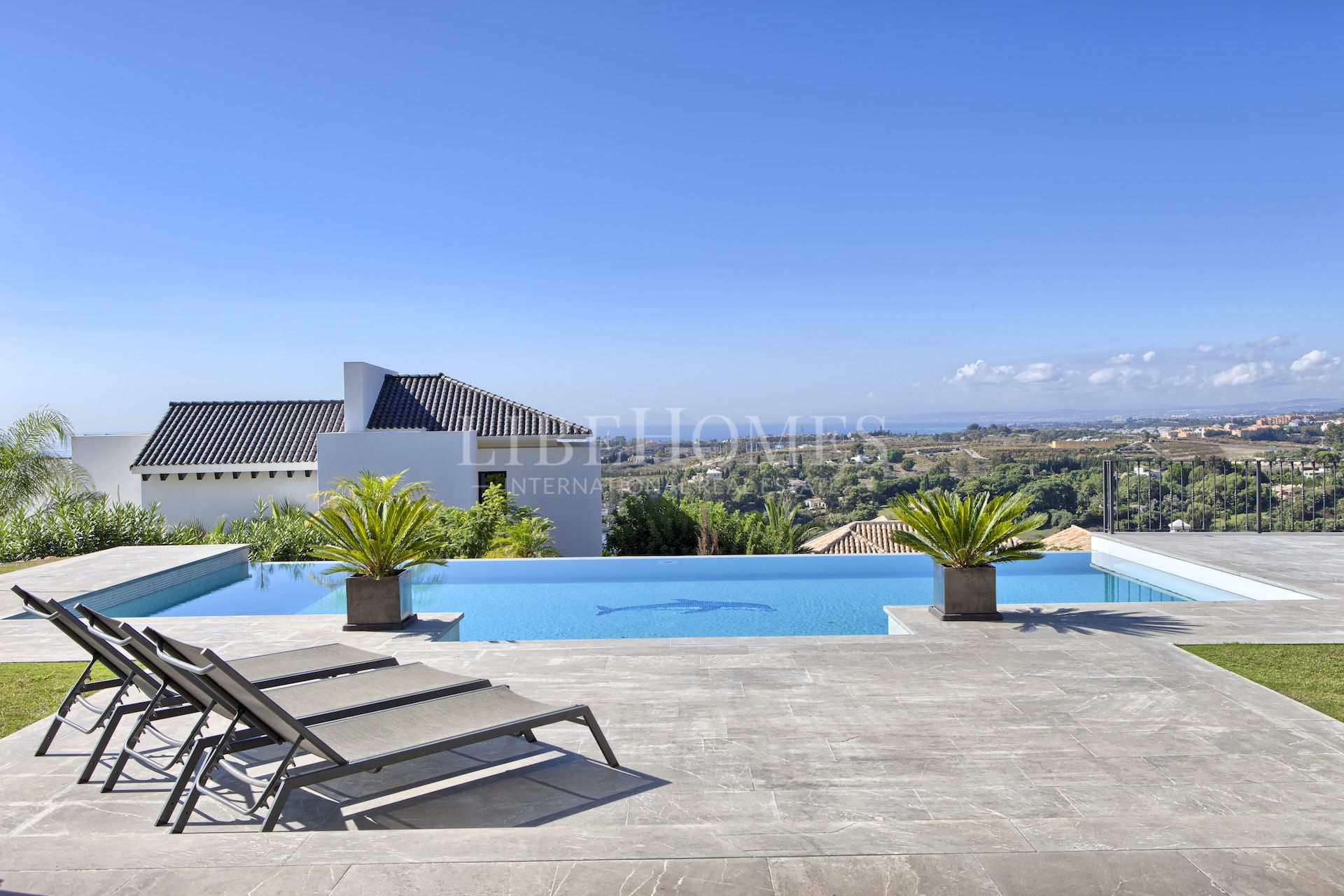 Luxury villa with spectacular sea views in Los Flamingos, Benahavis