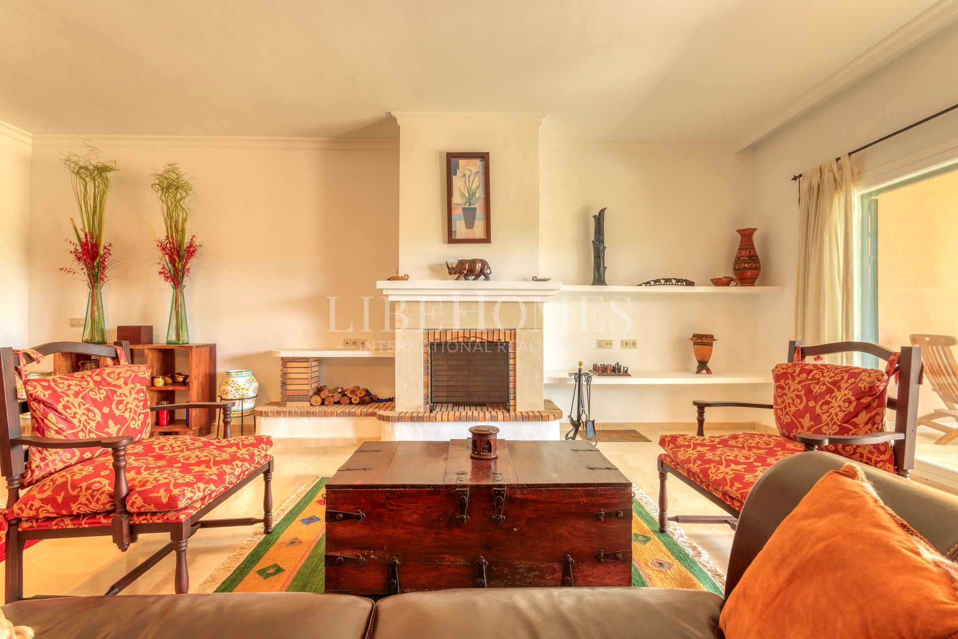 Bajo orientado al suroeste, con jardín, a 150 mtrs del mar en Estepona