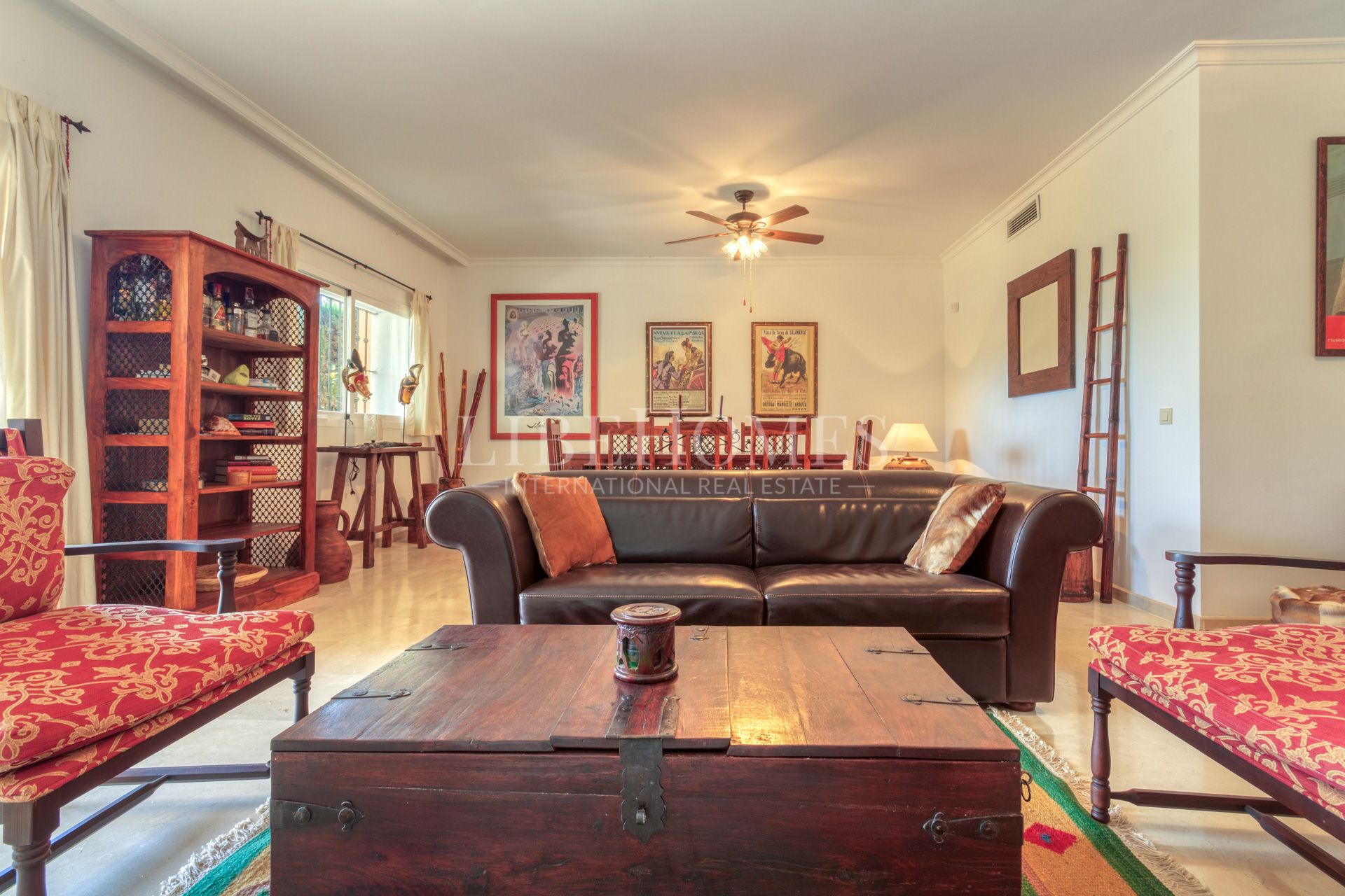 Bajo orientado al suroeste, con jardín, a 150 mtrs del mar en Estepona