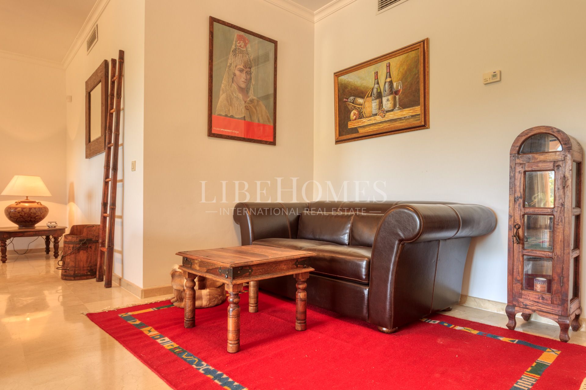 Bajo orientado al suroeste, con jardín, a 150 mtrs del mar en Estepona