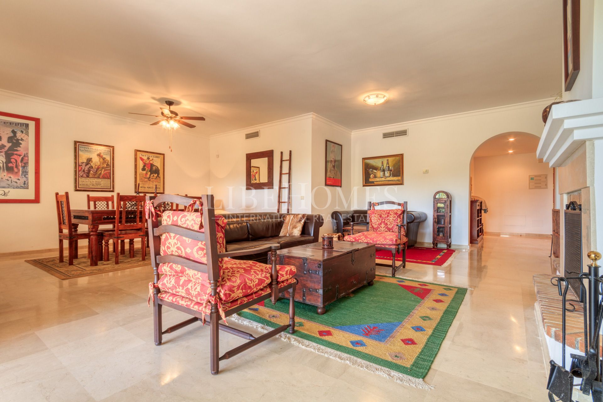 Bajo orientado al suroeste, con jardín, a 150 mtrs del mar en Estepona