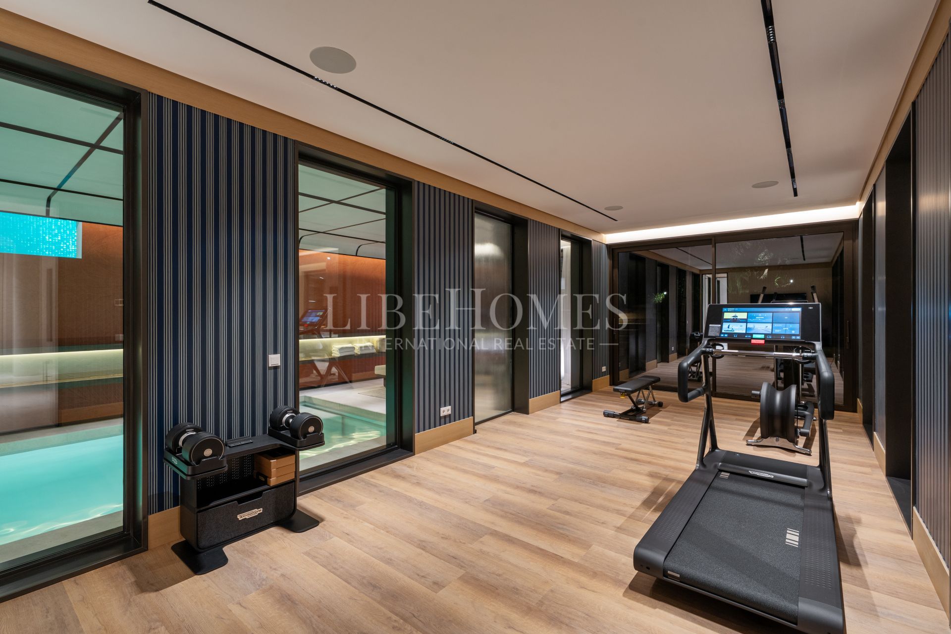 Modern style, top luxury villa with sea views in Marbella Golden Mile