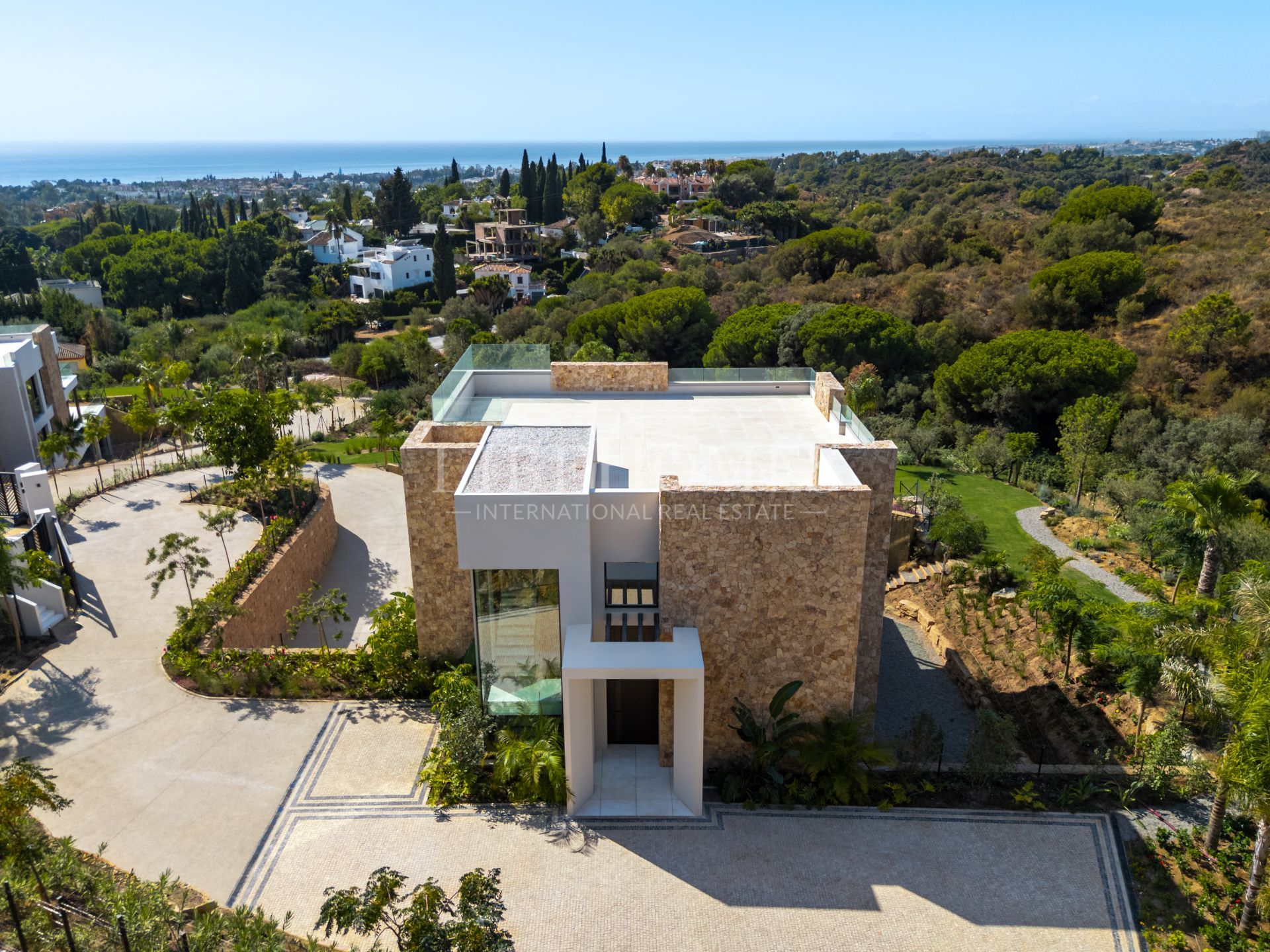 Modern style, top luxury villa with sea views in Marbella Golden Mile