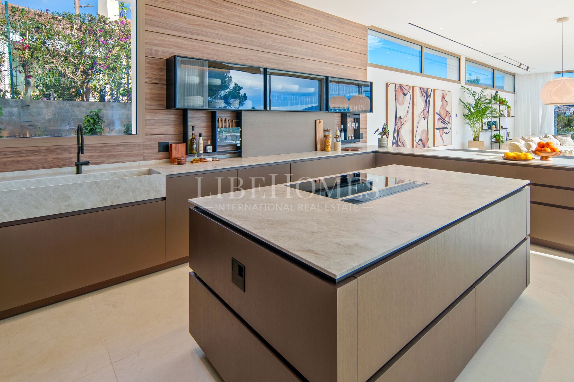 Contemporary villa in the Golf Valley, Nueva Andalucia, Marbella