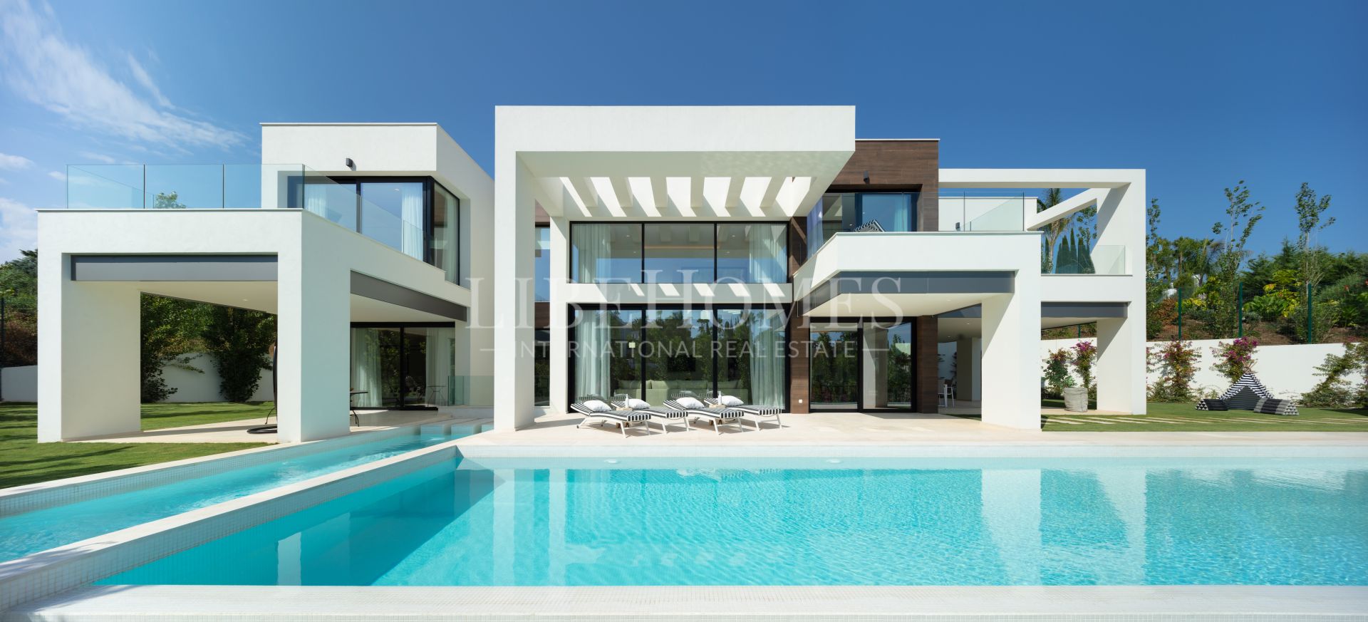 Luxury villa, modern style, key ready, in Nueva Andalucía, Marbella