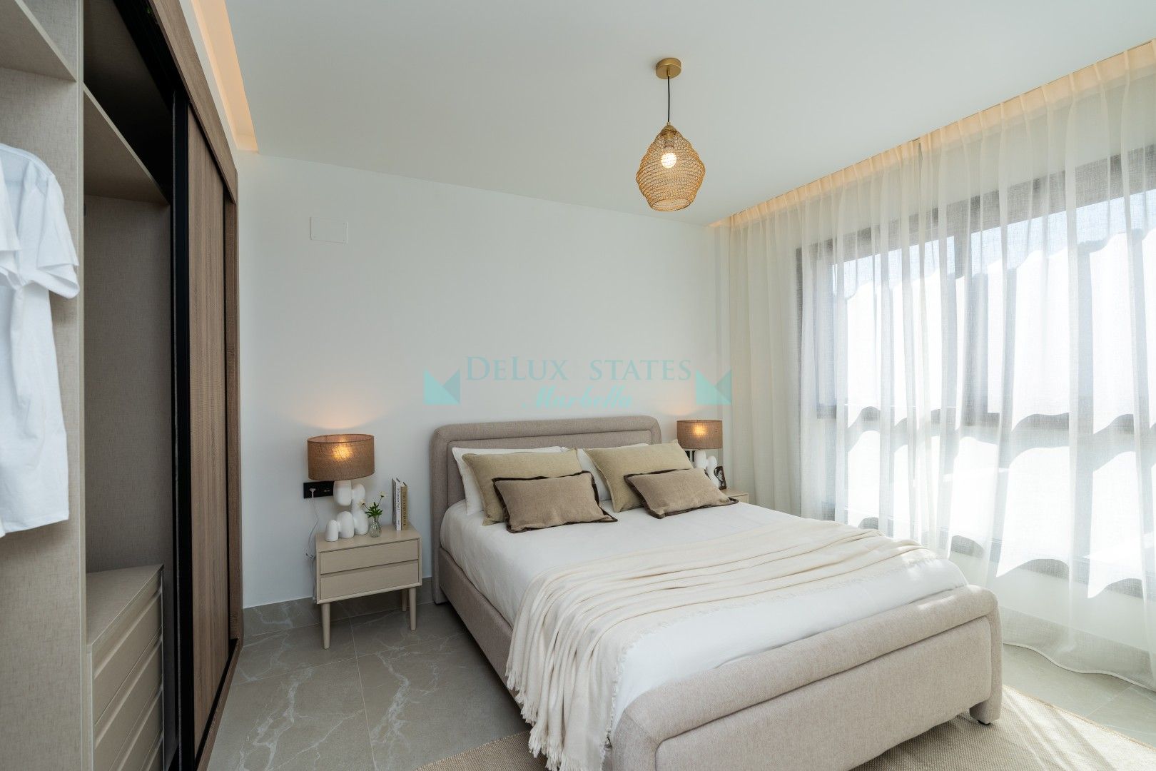 Property development Almazara Gardens, Istan