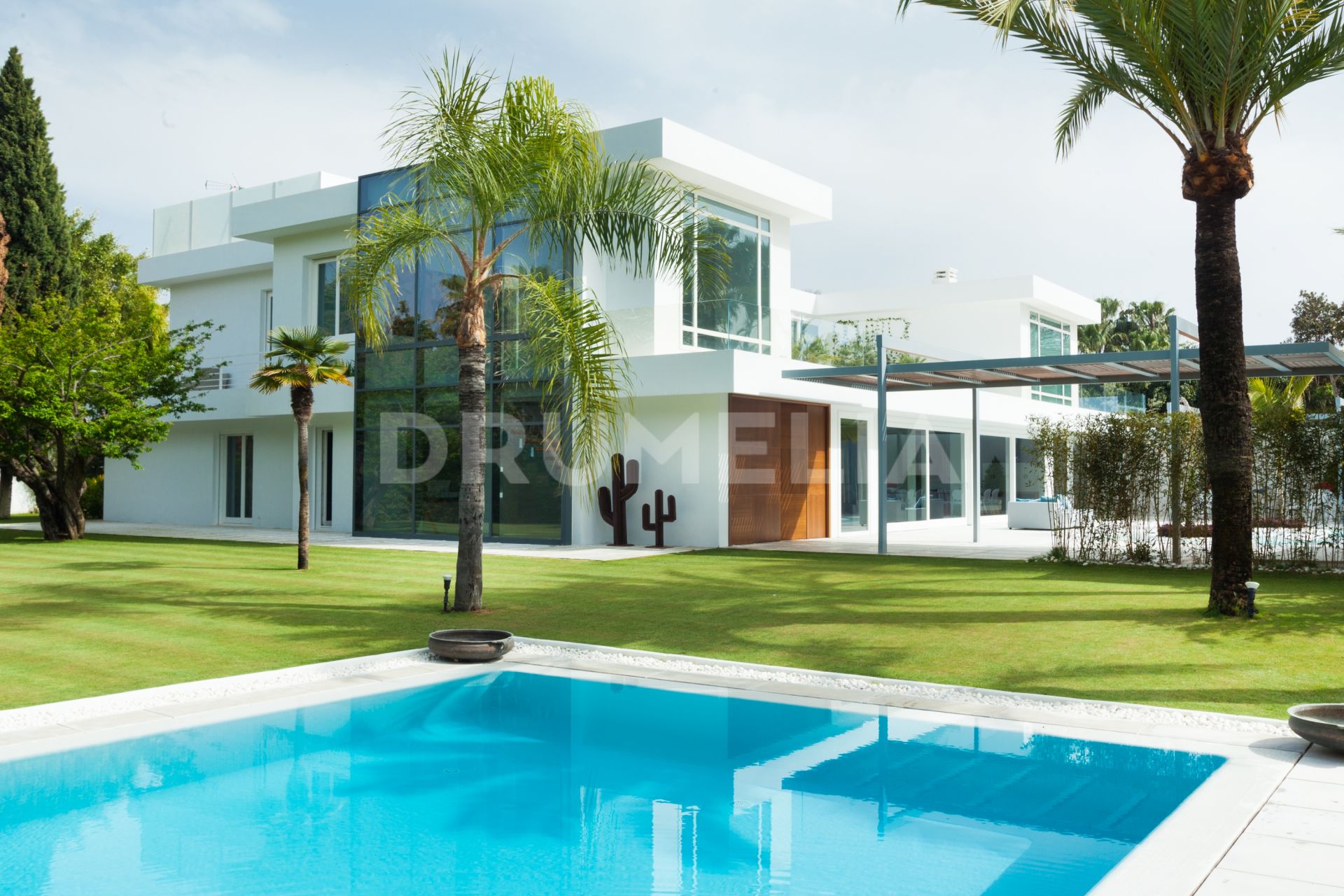 Stunning Modern Villa in Guadalmina Baja