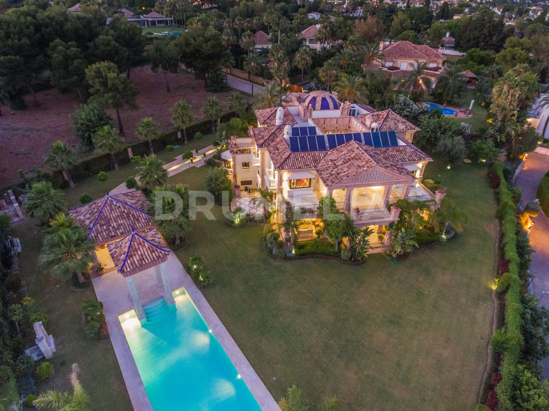 Villa for sale in La Quinta de Sierra Blanca, Marbella Golden Mile