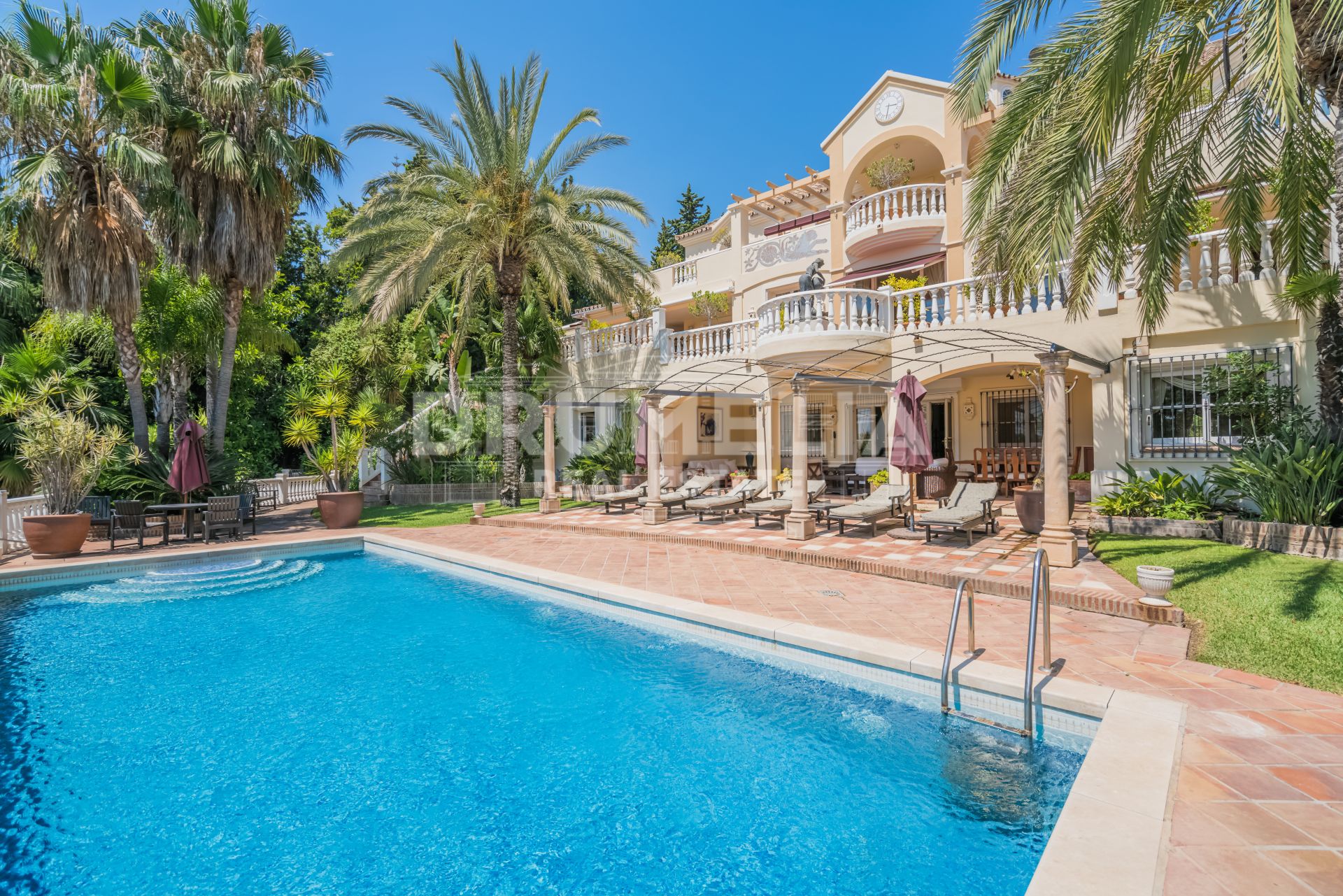 stunning-mediterranean-luxury-mansion-sierra-blanca-marbella-golden-mile