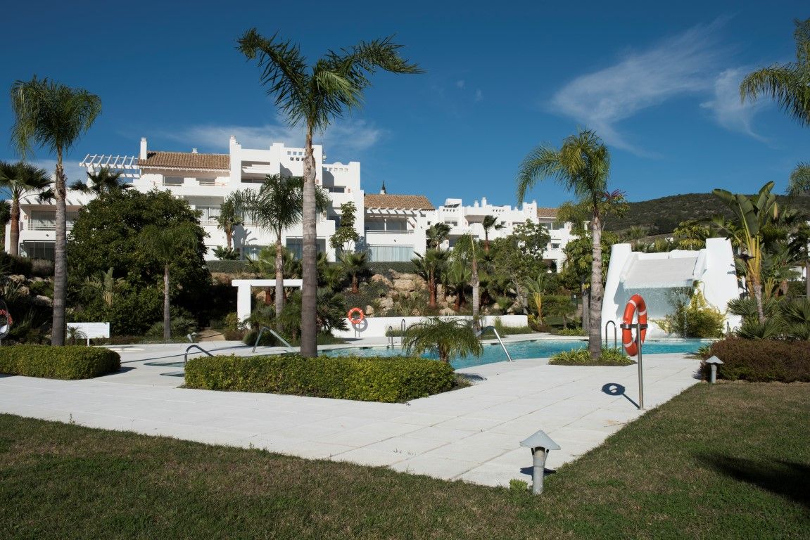 New Development with central Lagoon in Casares
