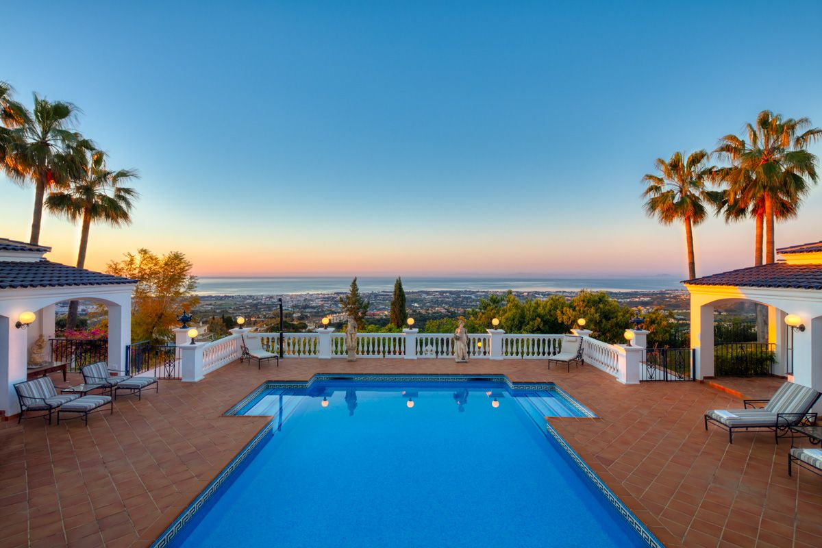 Prestigious Cortijo style Estate with private tennis court and some of the best views on the coast