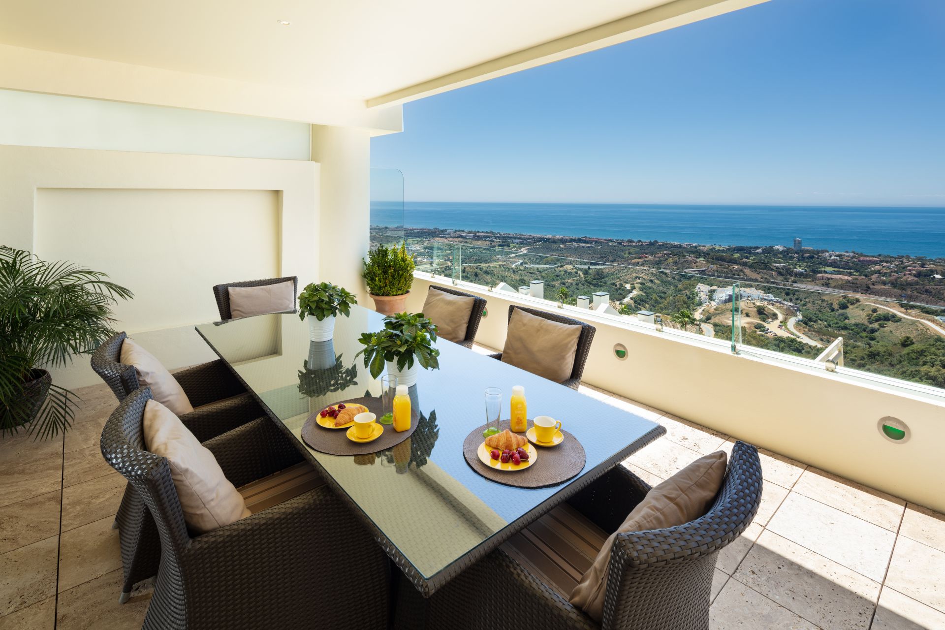 3 bedroom duplex penthouse with stunning views