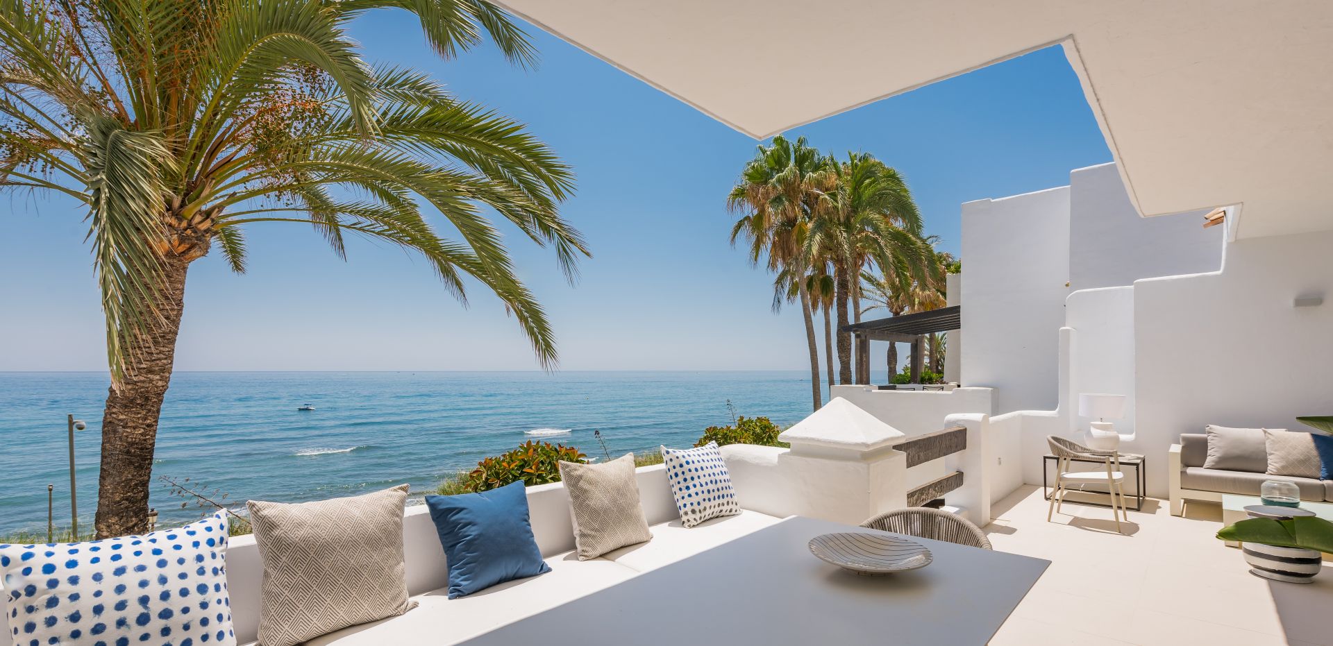 Frontline Duplex Penthouse for sale in Puente Romano