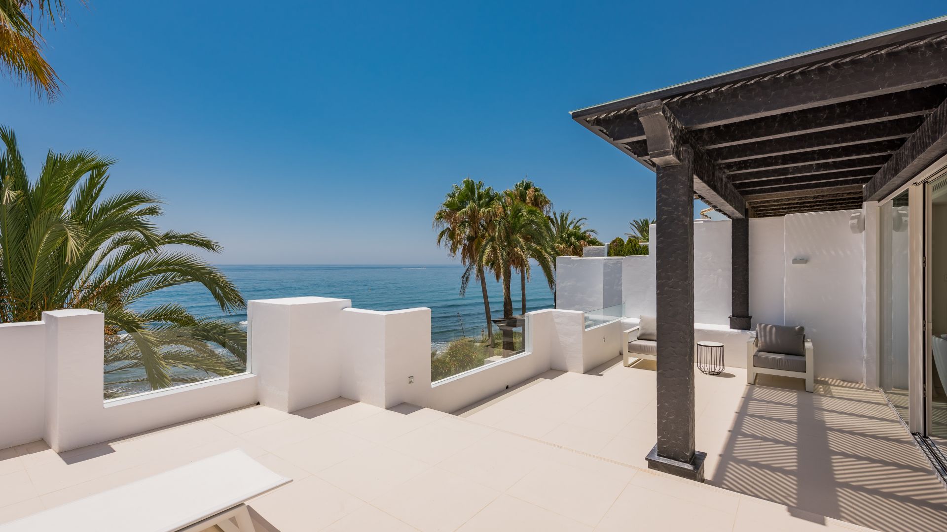 Frontline Duplex Penthouse for sale in Puente Romano