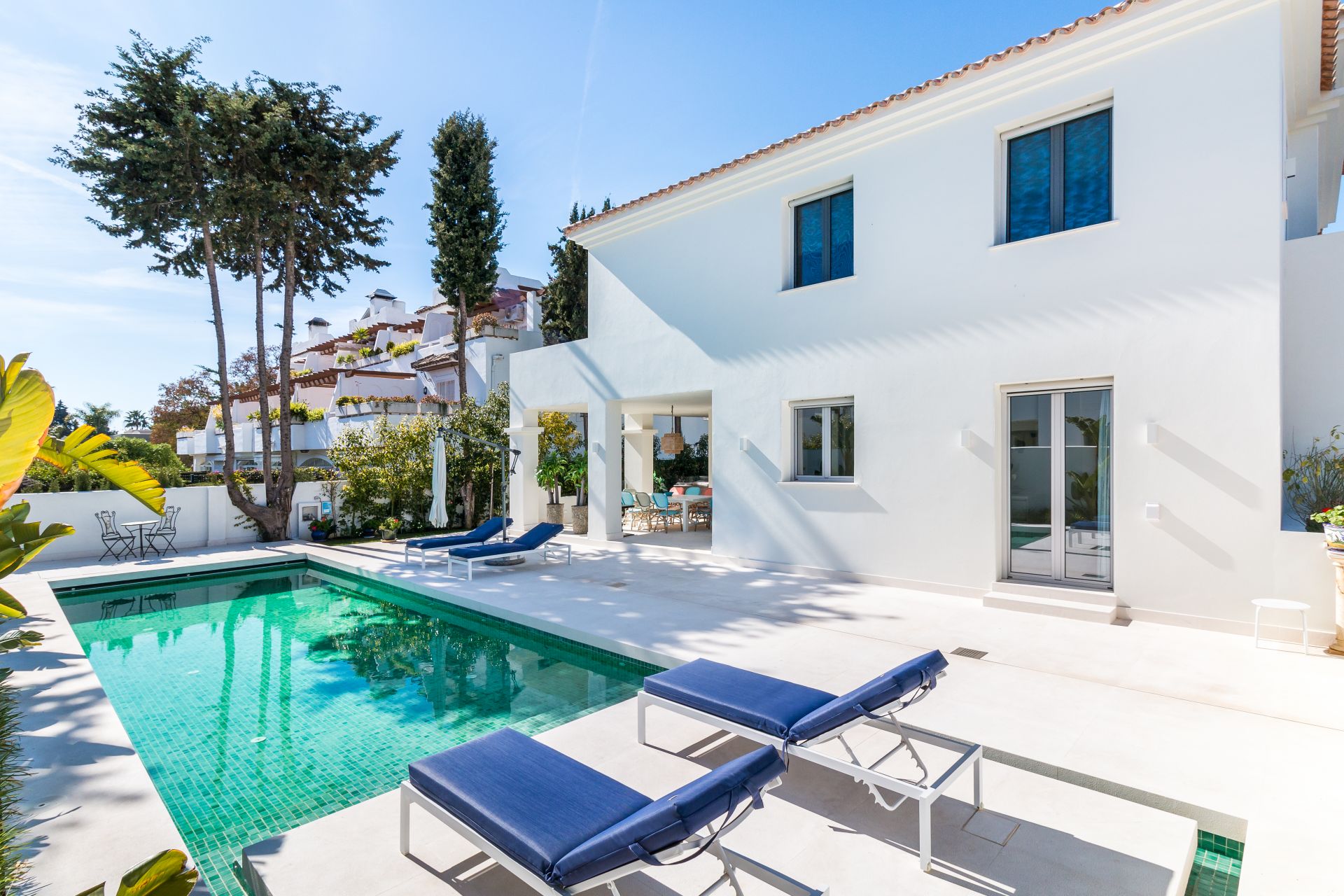 New villa for sale in Cortijo Blanco walking distance to the beach