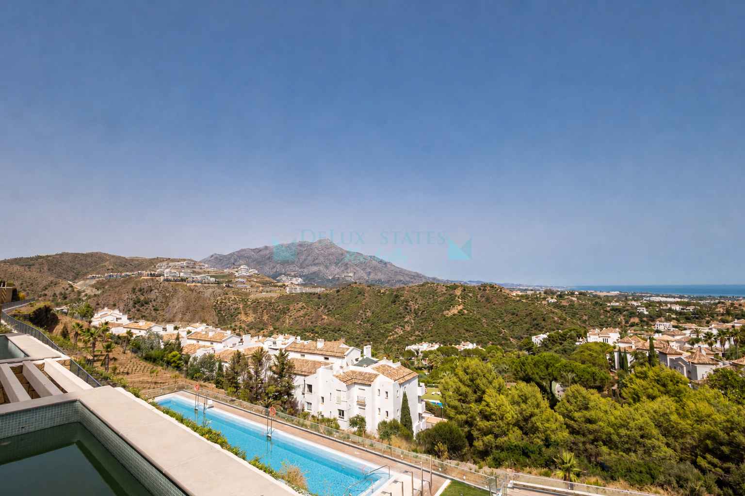 Apartamento Planta Baja en venta en La Quinta Golf, Benahavis