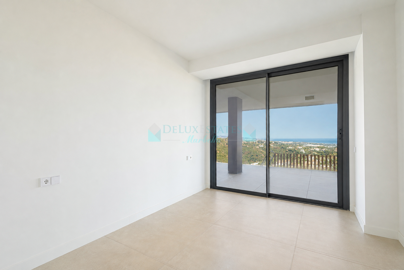 Apartamento Planta Baja en venta en La Quinta Golf, Benahavis