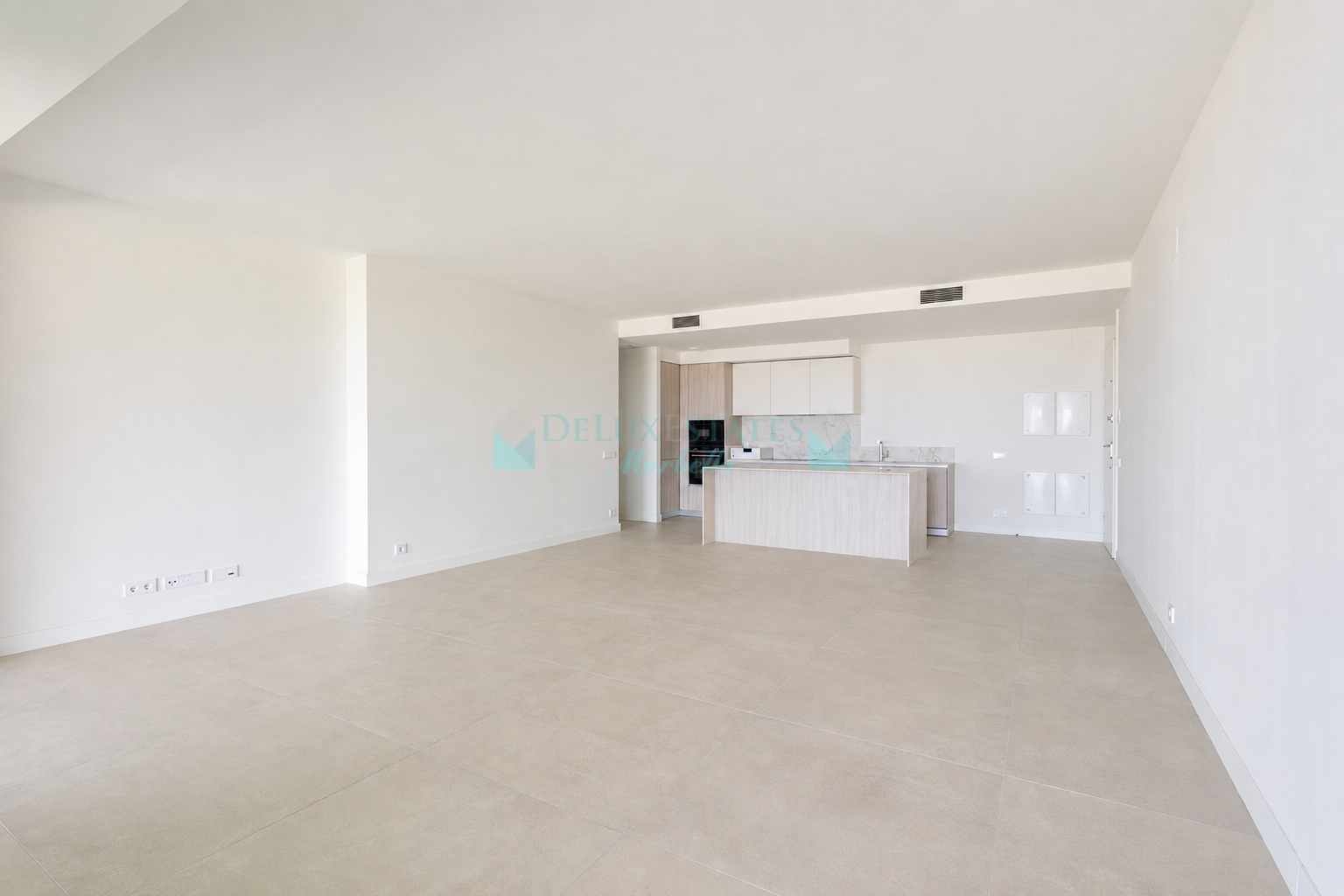 Apartamento Planta Baja en venta en La Quinta Golf, Benahavis