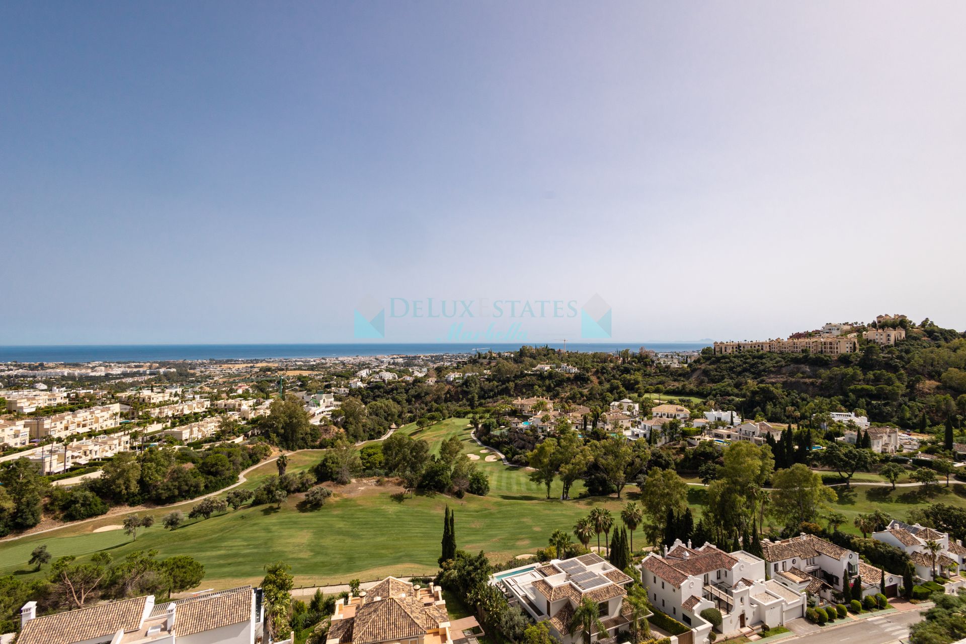 Penthouse for sale in La Quinta Golf, Benahavis