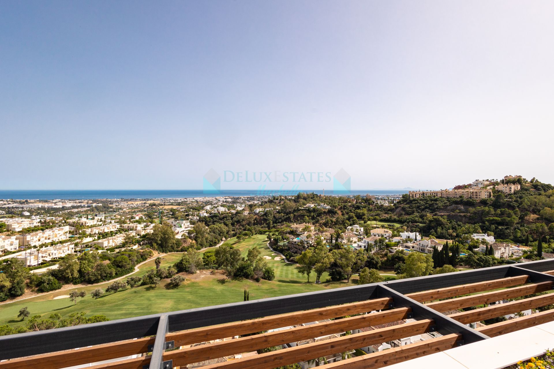Penthouse for sale in La Quinta Golf, Benahavis