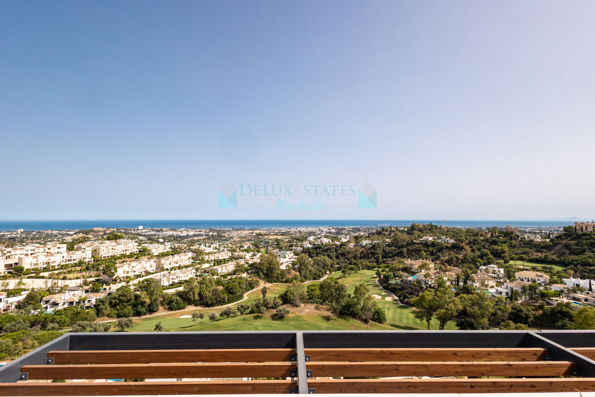 Penthouse for sale in La Quinta Golf, Benahavis