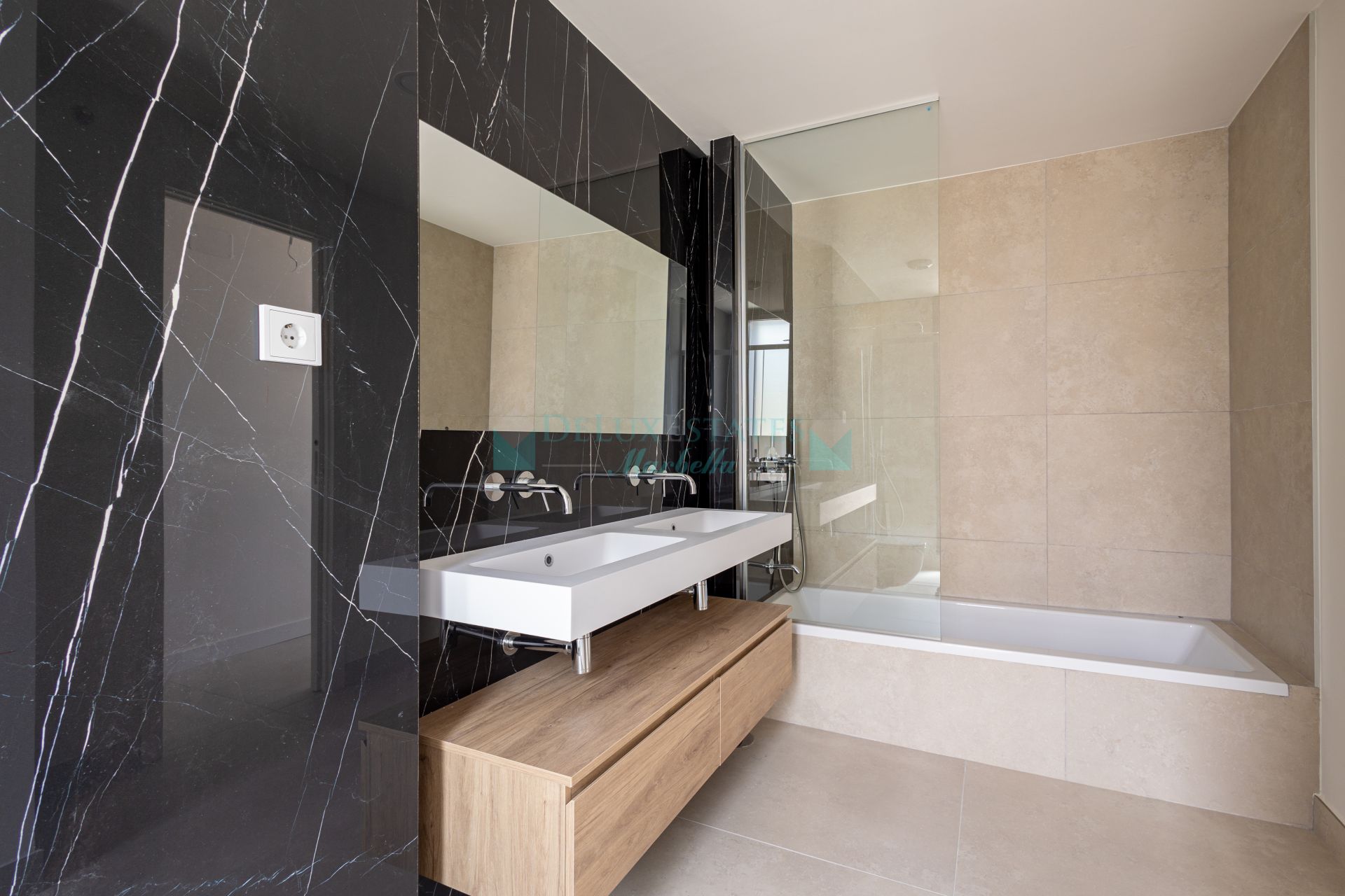 Penthouse for sale in La Quinta Golf, Benahavis