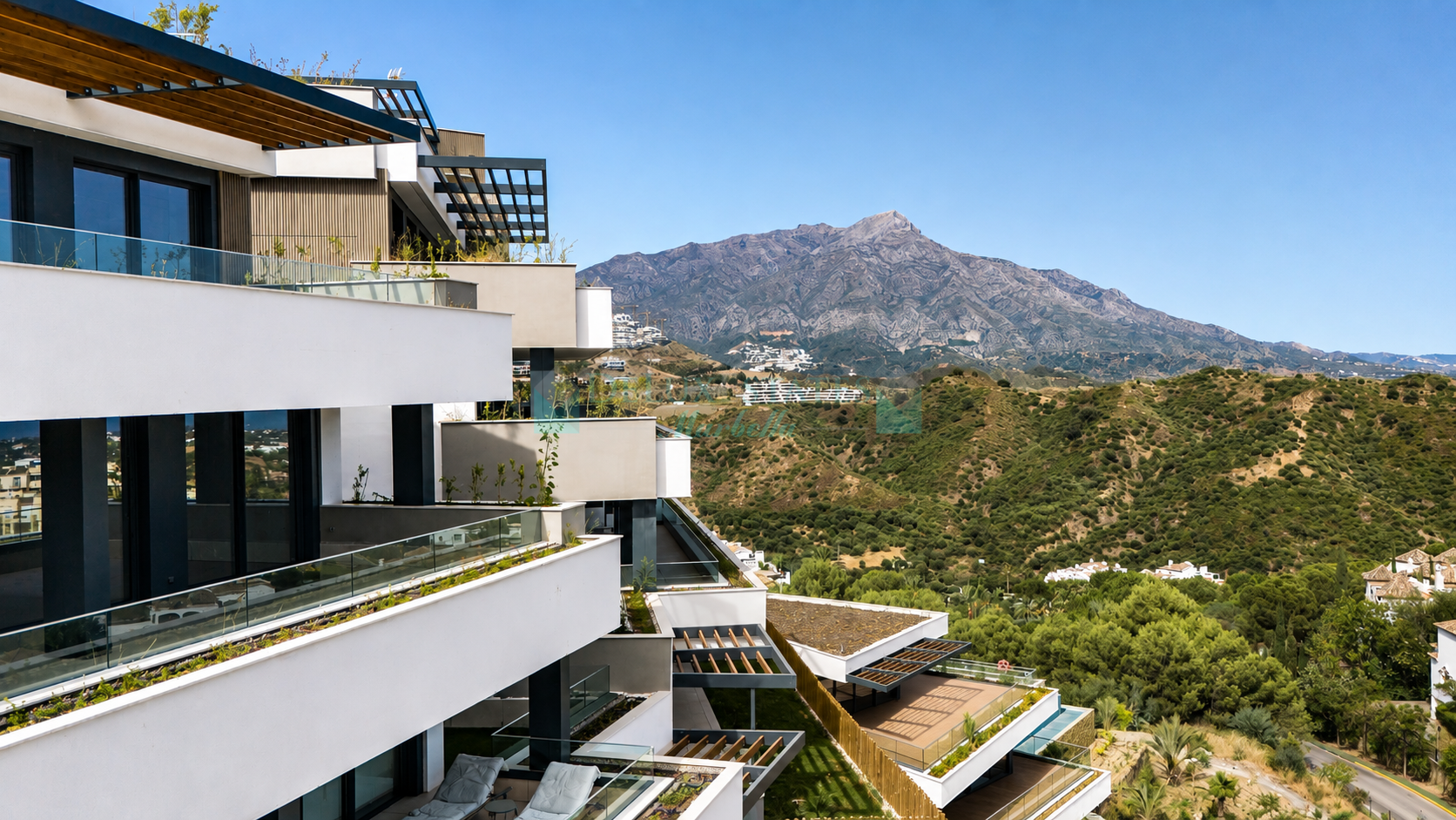 Penthouse for sale in La Quinta Golf, Benahavis