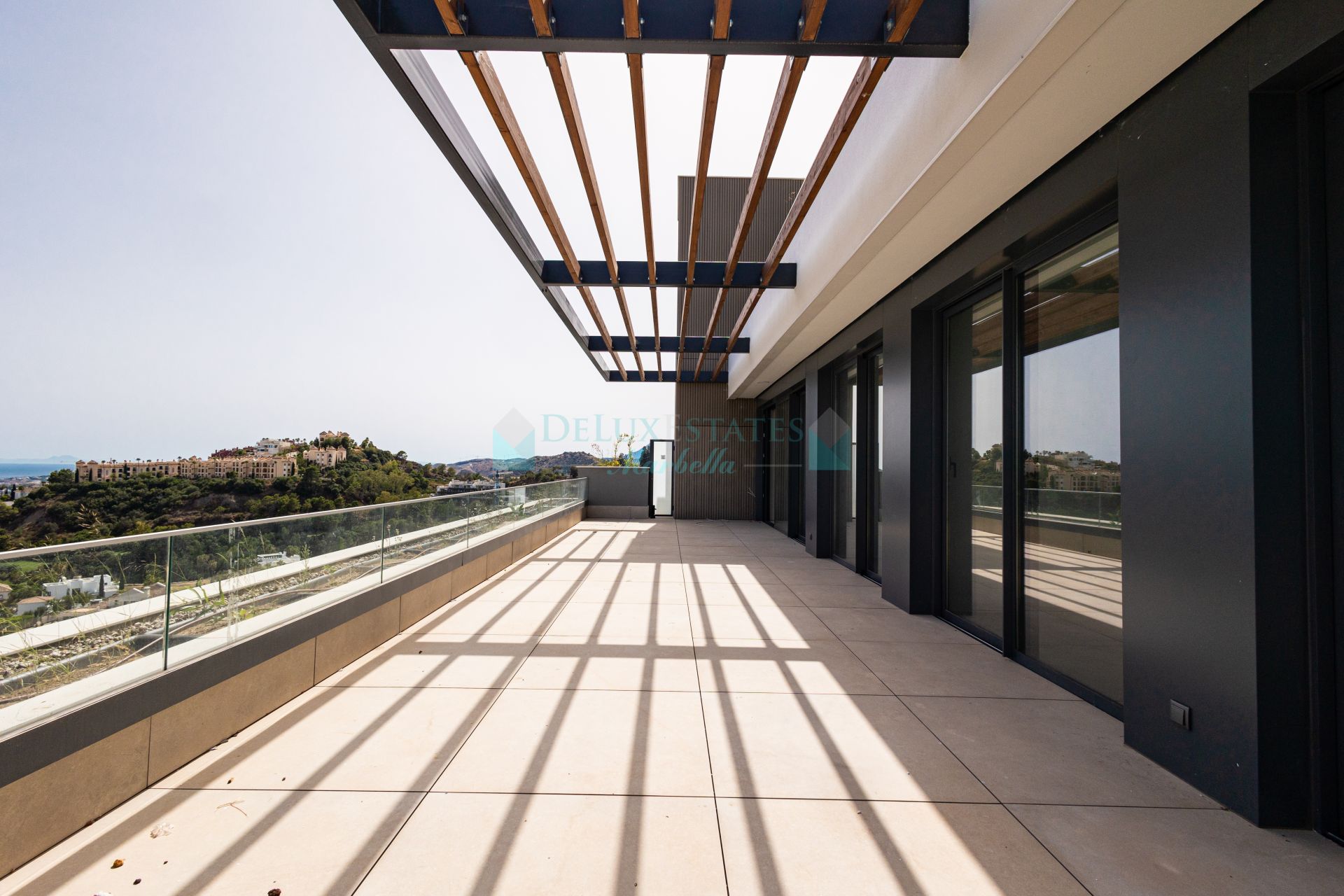 Penthouse for sale in La Quinta Golf, Benahavis