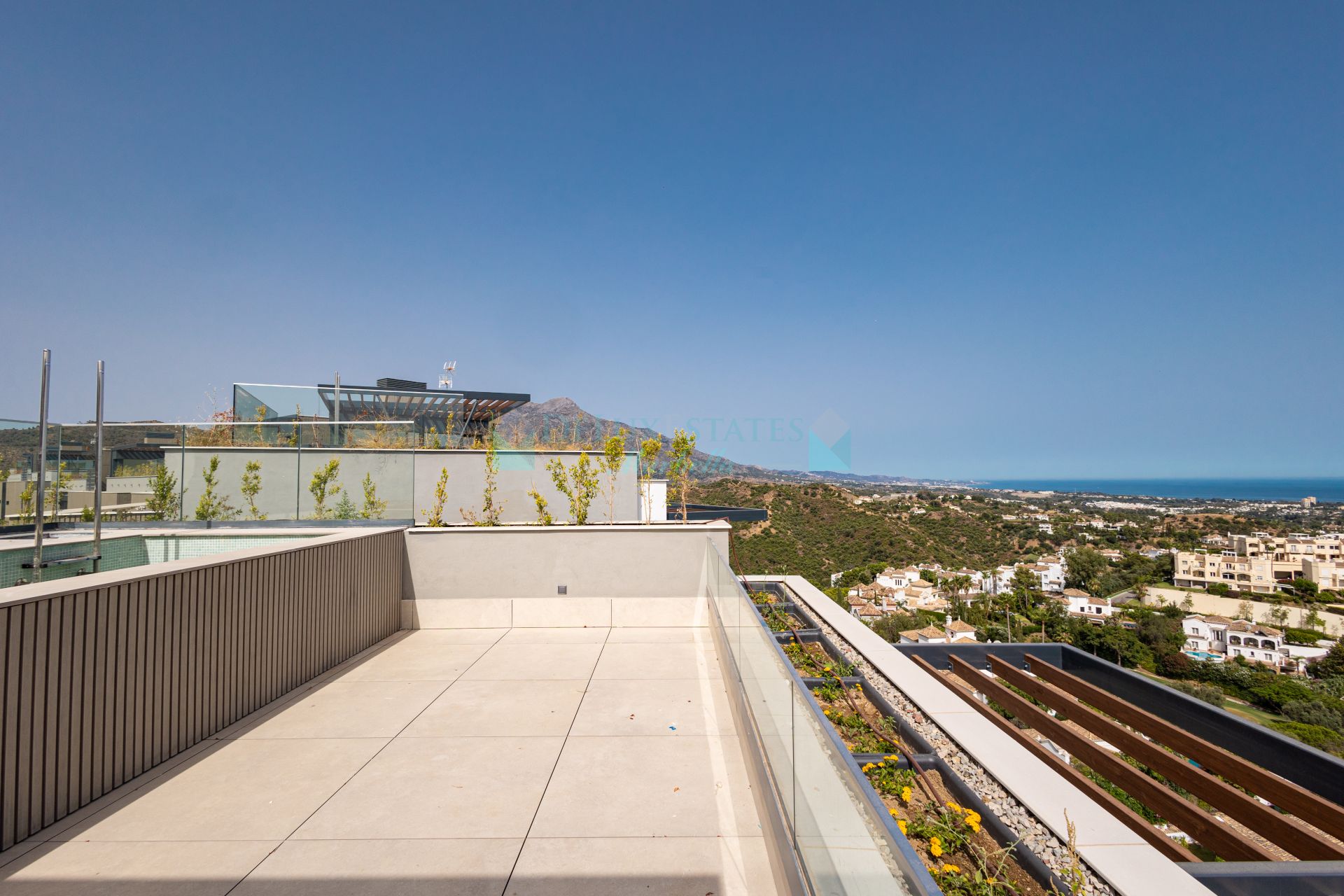 Penthouse for sale in La Quinta Golf, Benahavis