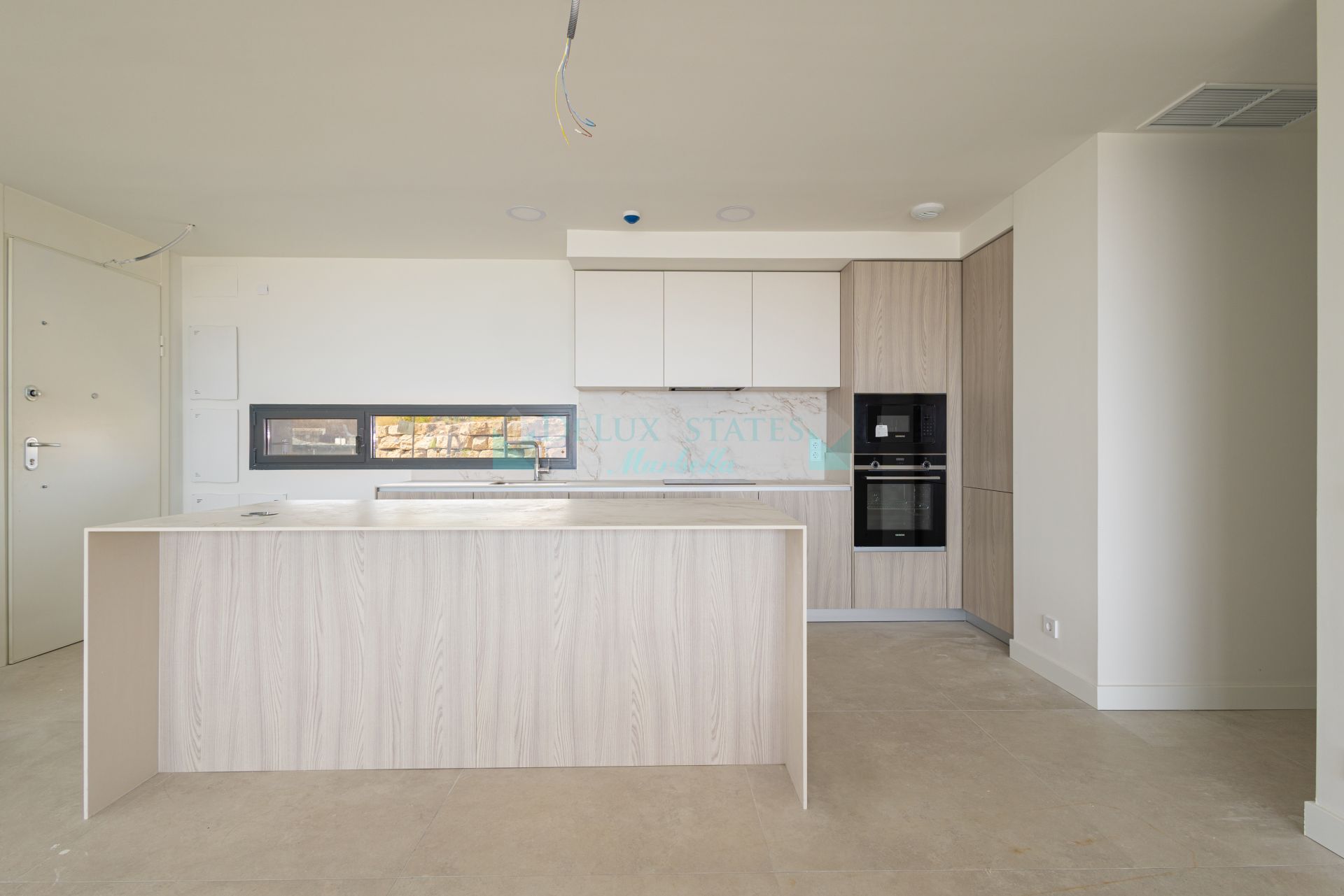 Penthouse for sale in La Quinta Golf, Benahavis