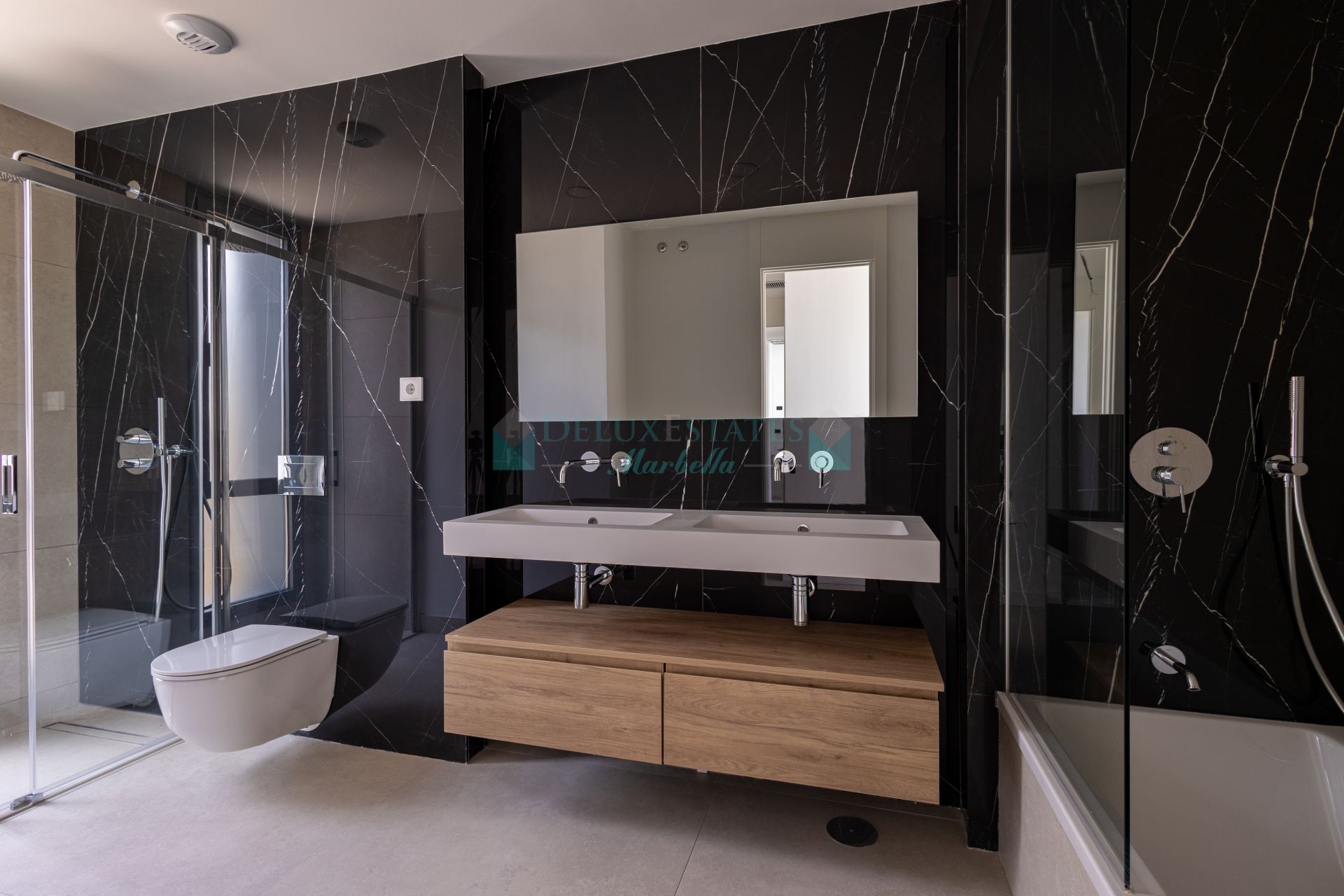 Penthouse for sale in La Quinta Golf, Benahavis